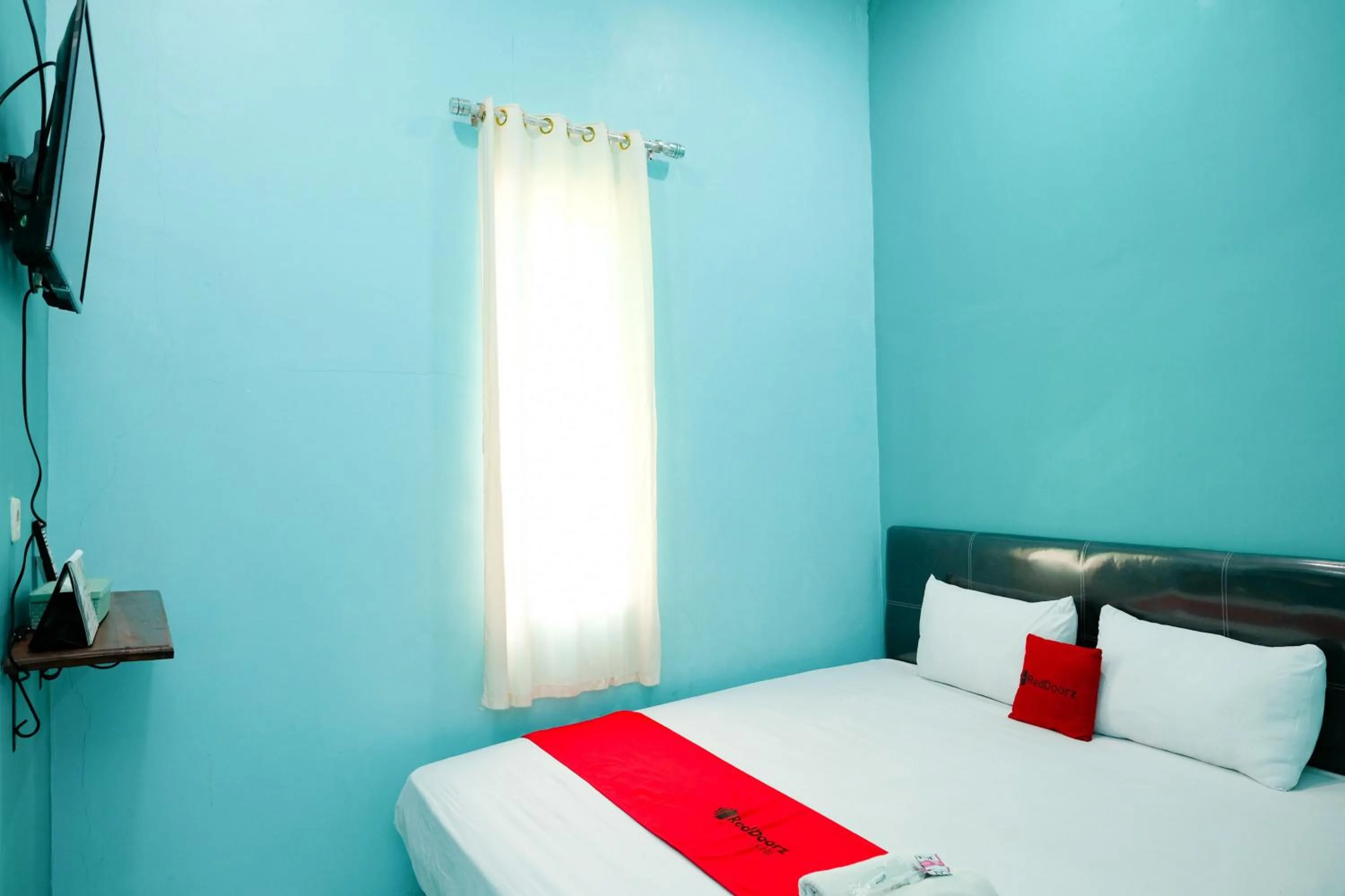 Bedroom, Bed in RedDoorz near Sunrise Mall Mojokerto