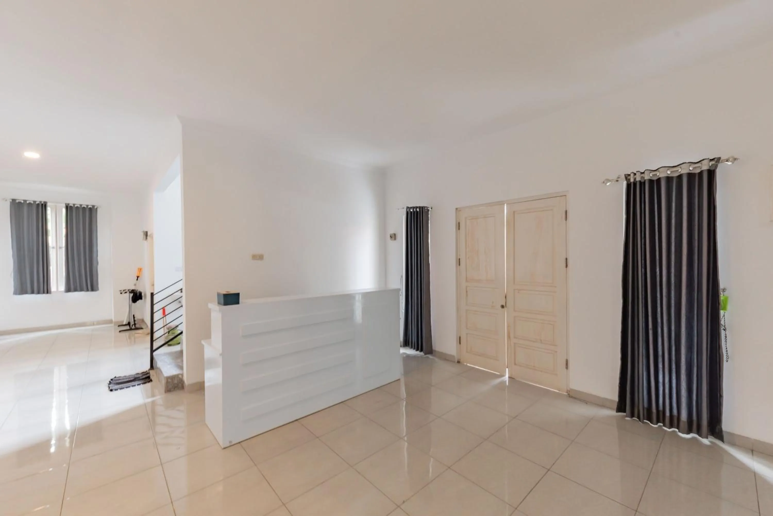 Lobby or reception in Urbanview Hotel Sabar Residence CSB Mall