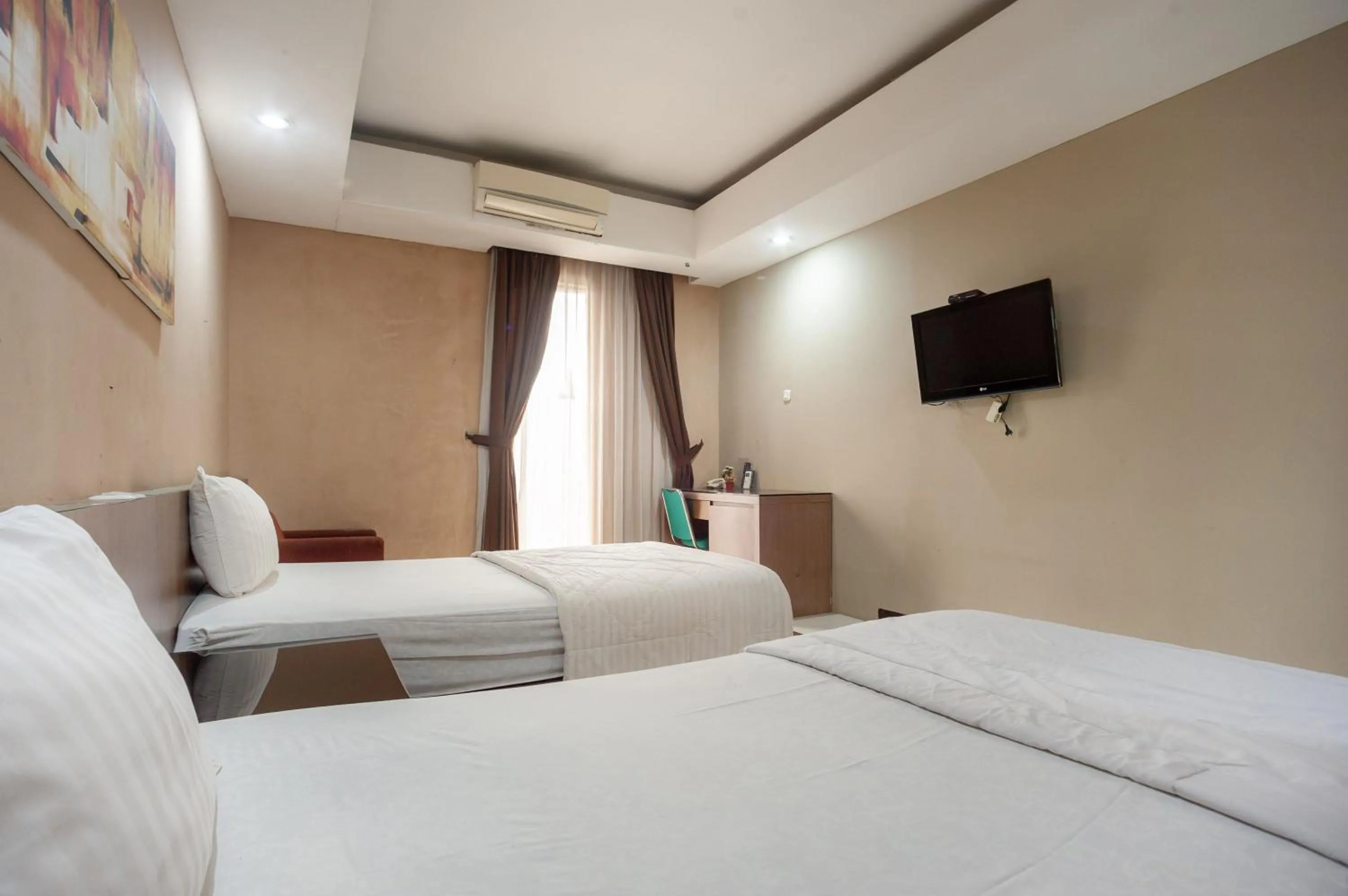 Bedroom, Bed in Safwah Bintaro Syariah Mitra RedDoorz