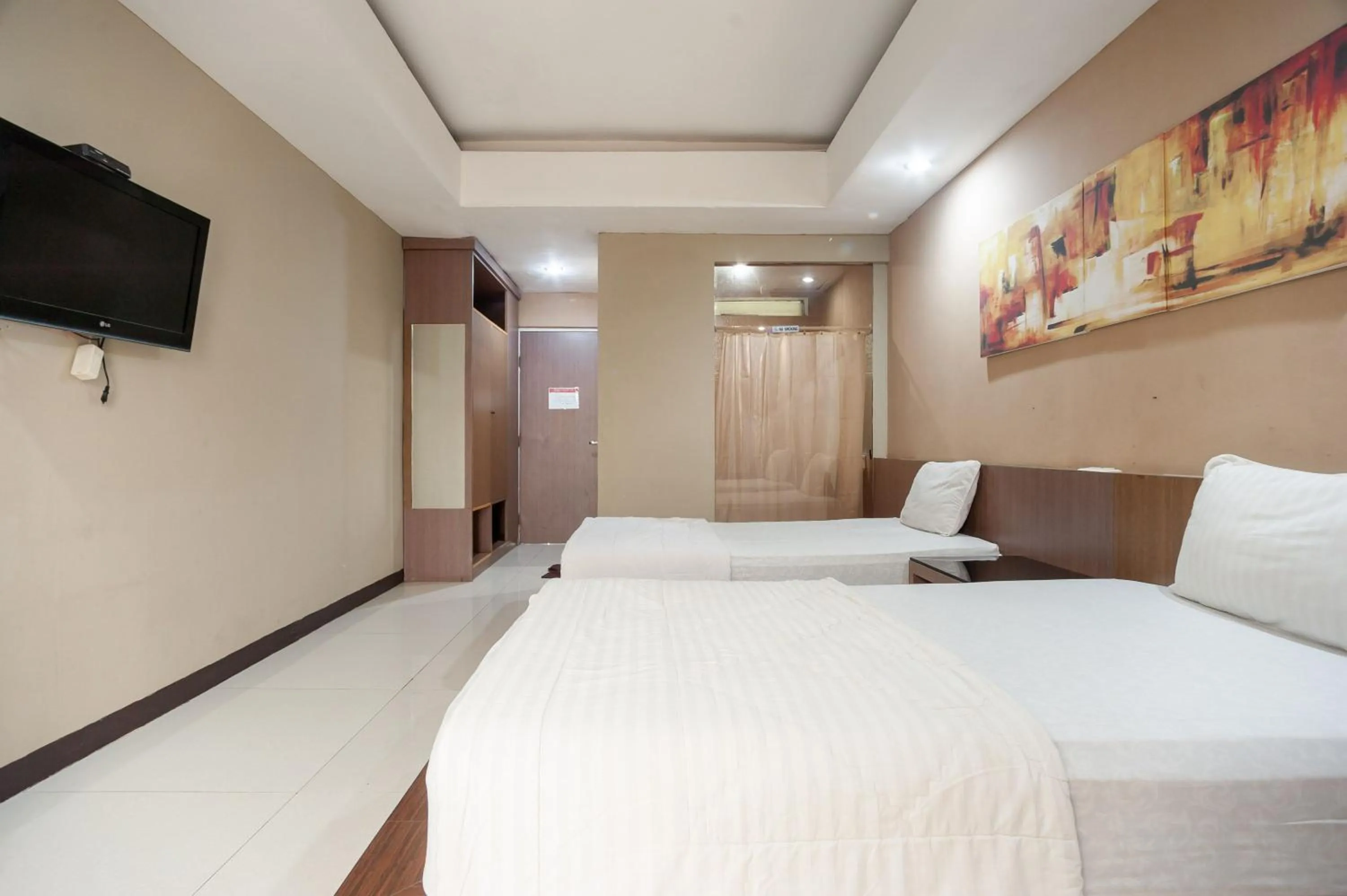 Bedroom, Bed in Safwah Bintaro Syariah Mitra RedDoorz