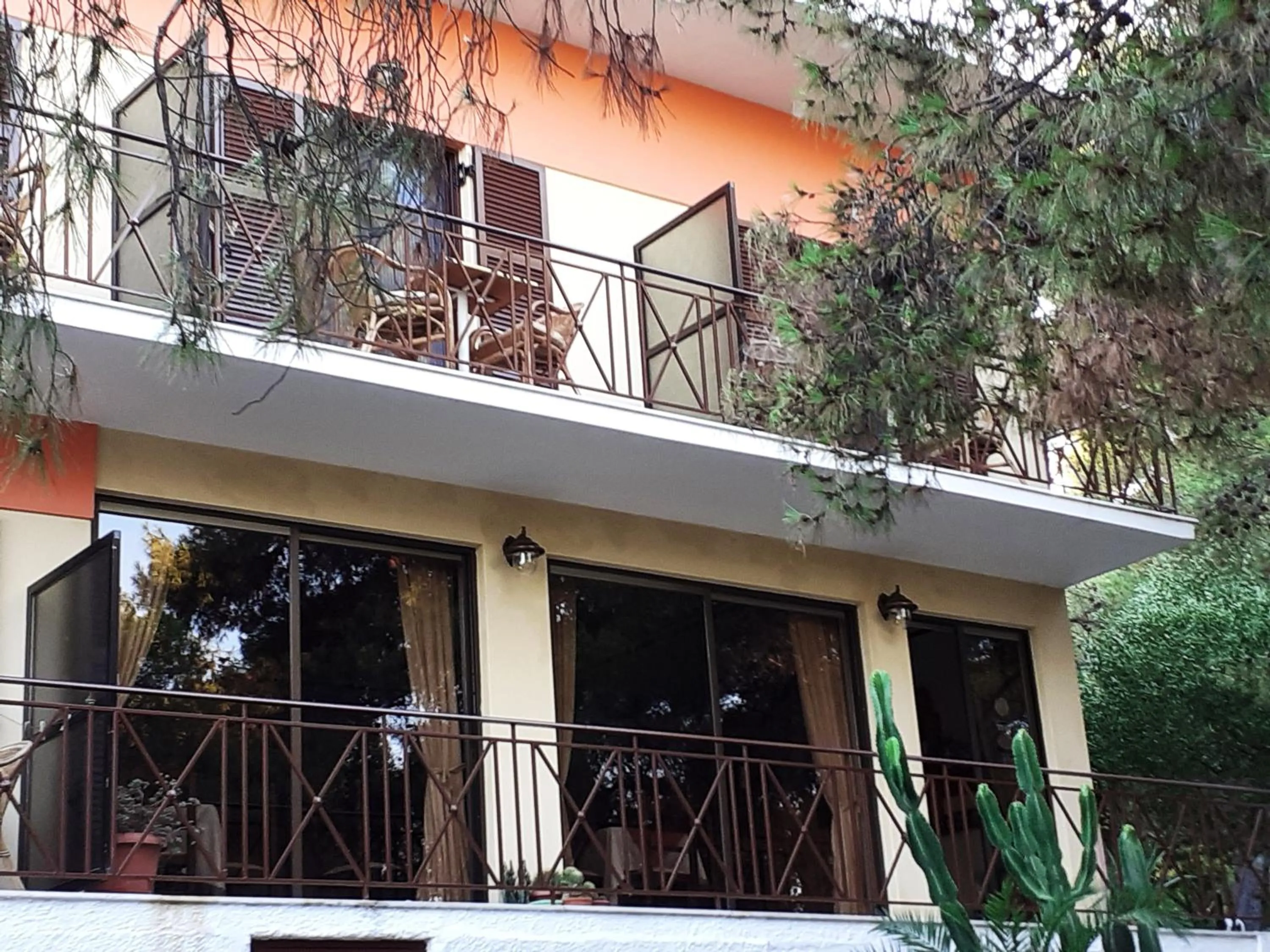 Facade/entrance in The Delfini Hotel