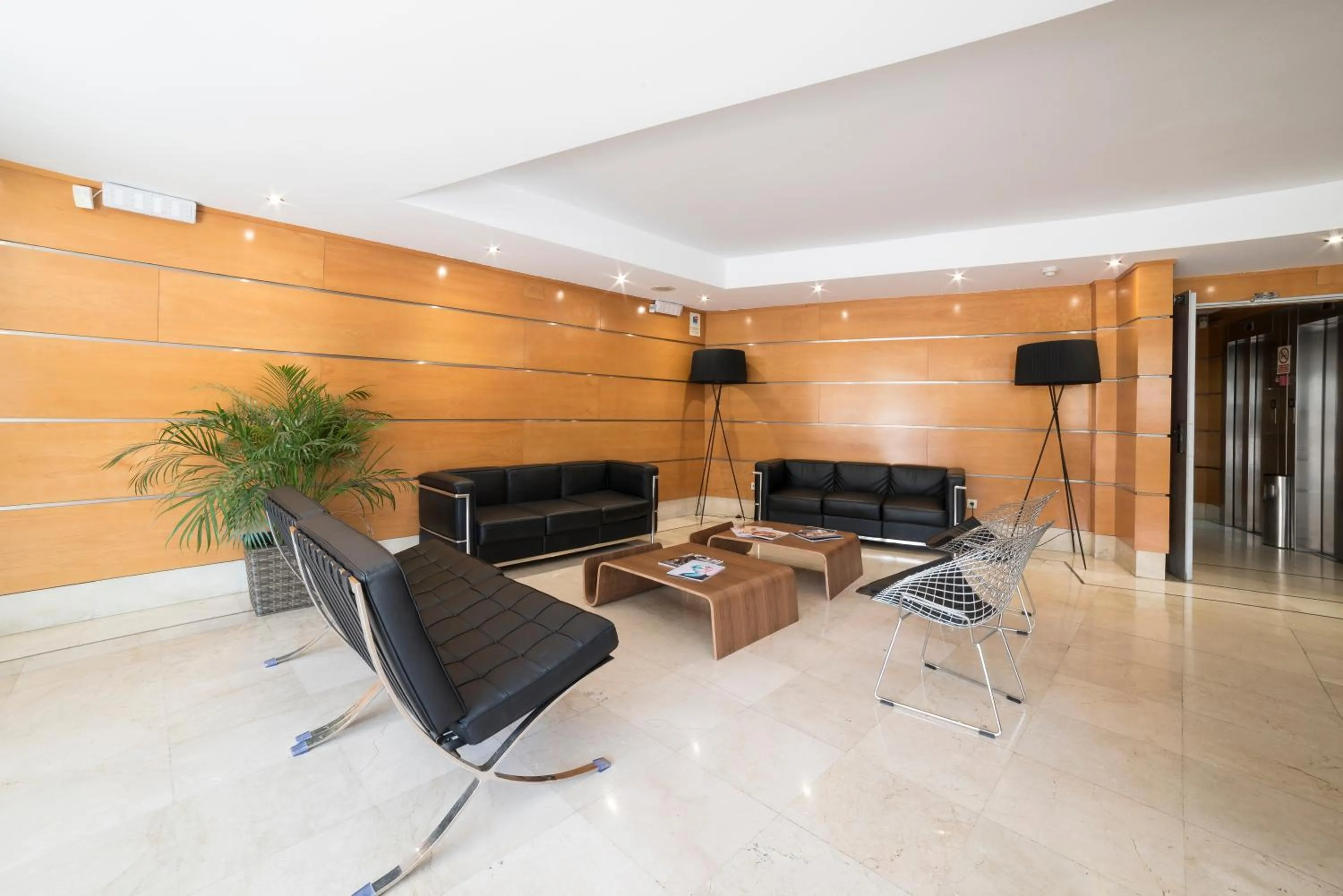 Facade/entrance in Infanta Mercedes