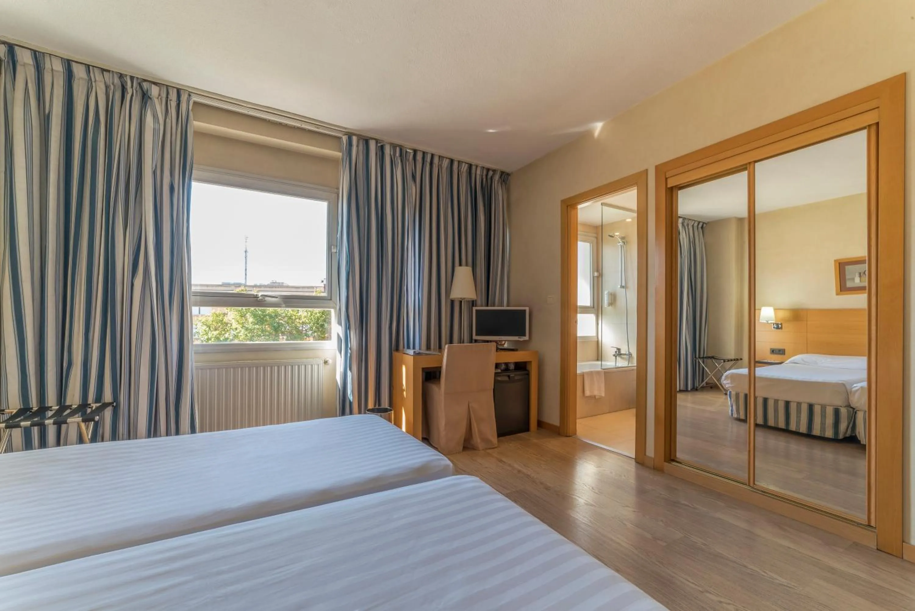 Photo of the whole room, Bed in Infanta Mercedes