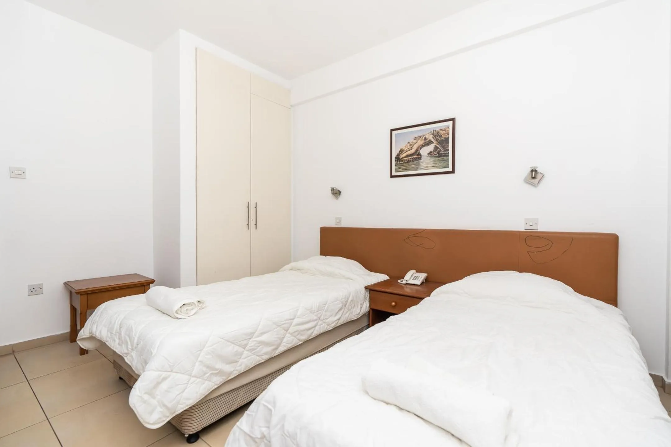 Photo of the whole room, Bed in Flora Hotel Apartments