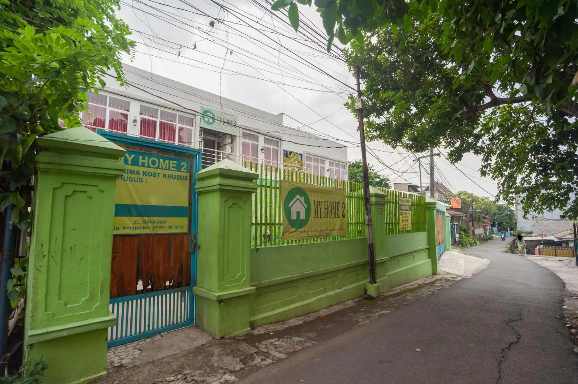 Property building in Urbanview My Home Ciracas by RedDoorz