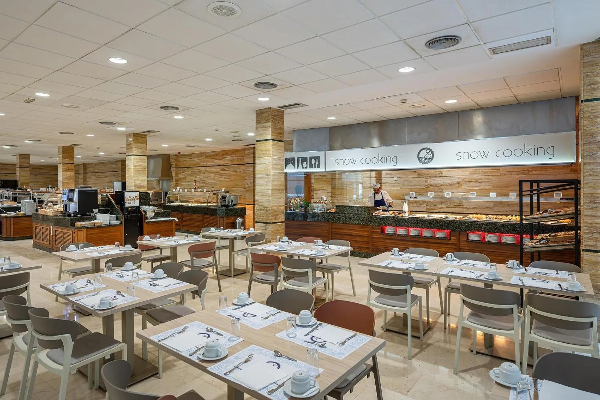 Restaurant/places to eat in Poseidon Resort