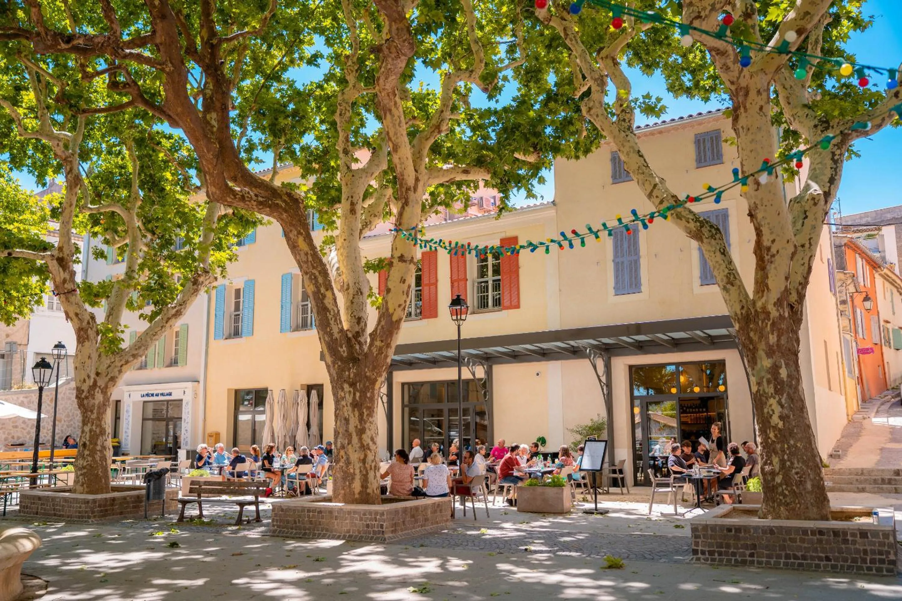 Neighbourhood in SOUS LES PLATANES