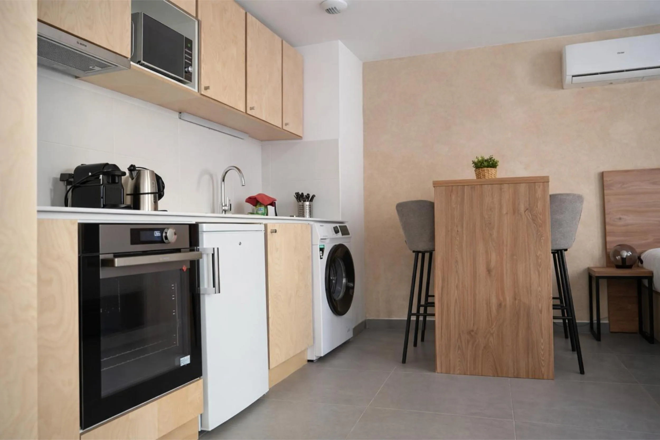 Bedroom in SOUS LES PLATANES