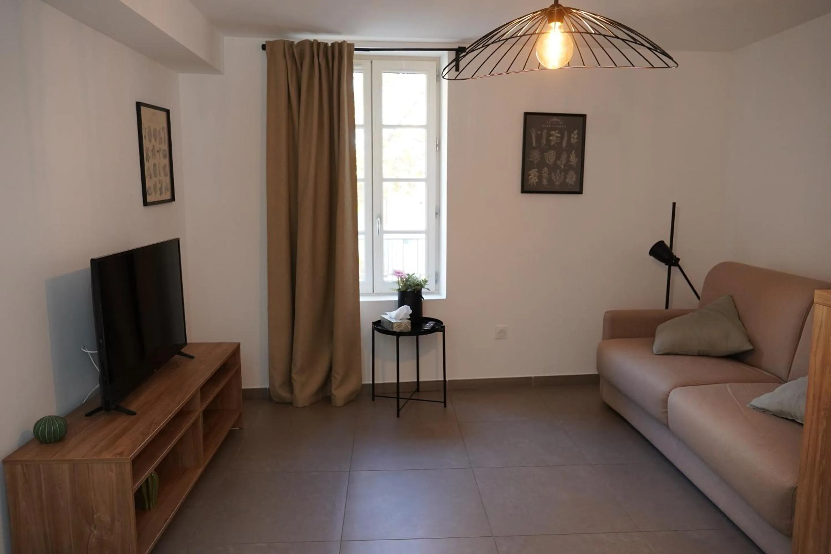 Bedroom in SOUS LES PLATANES