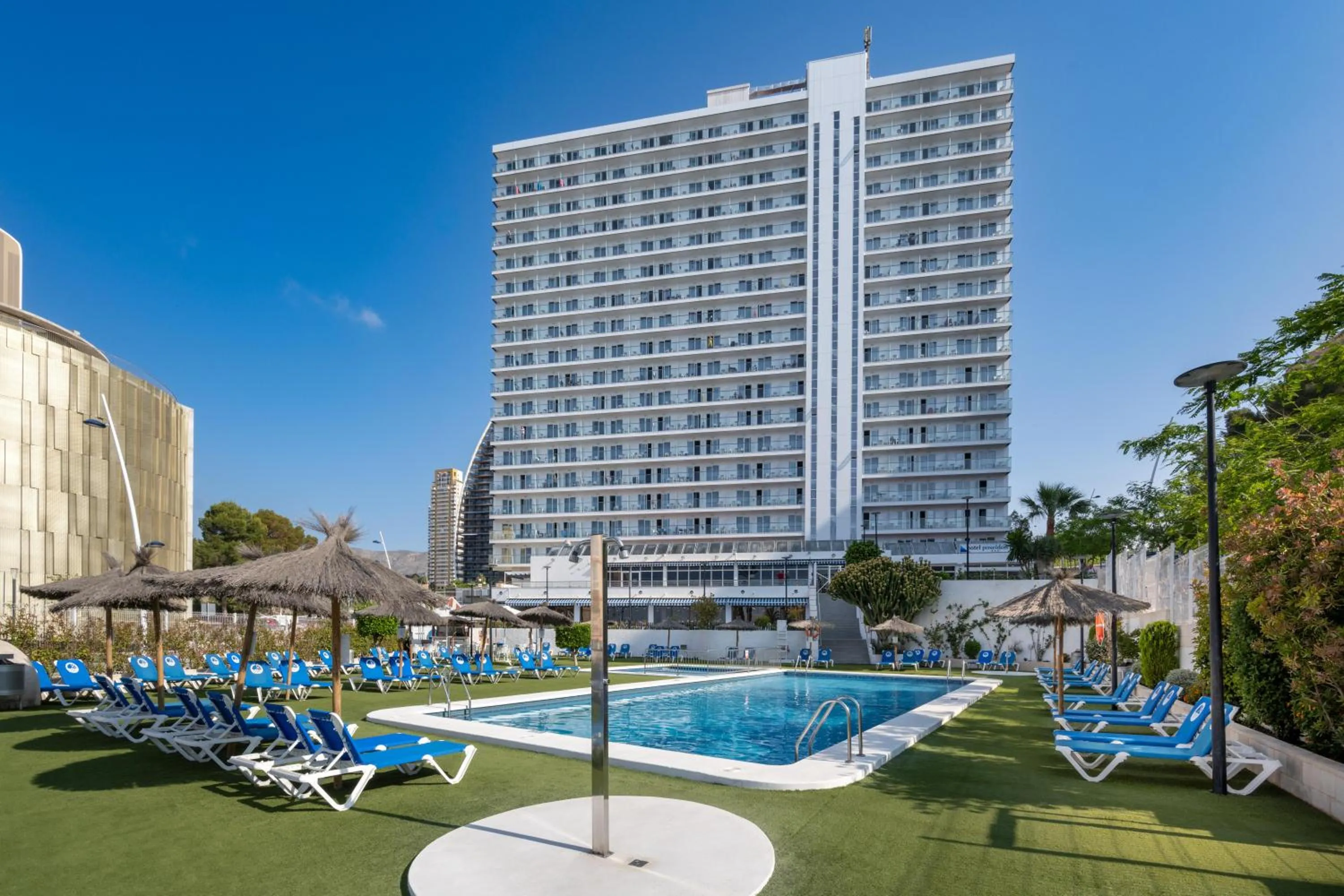 Property building in Hotel Poseidon Playa