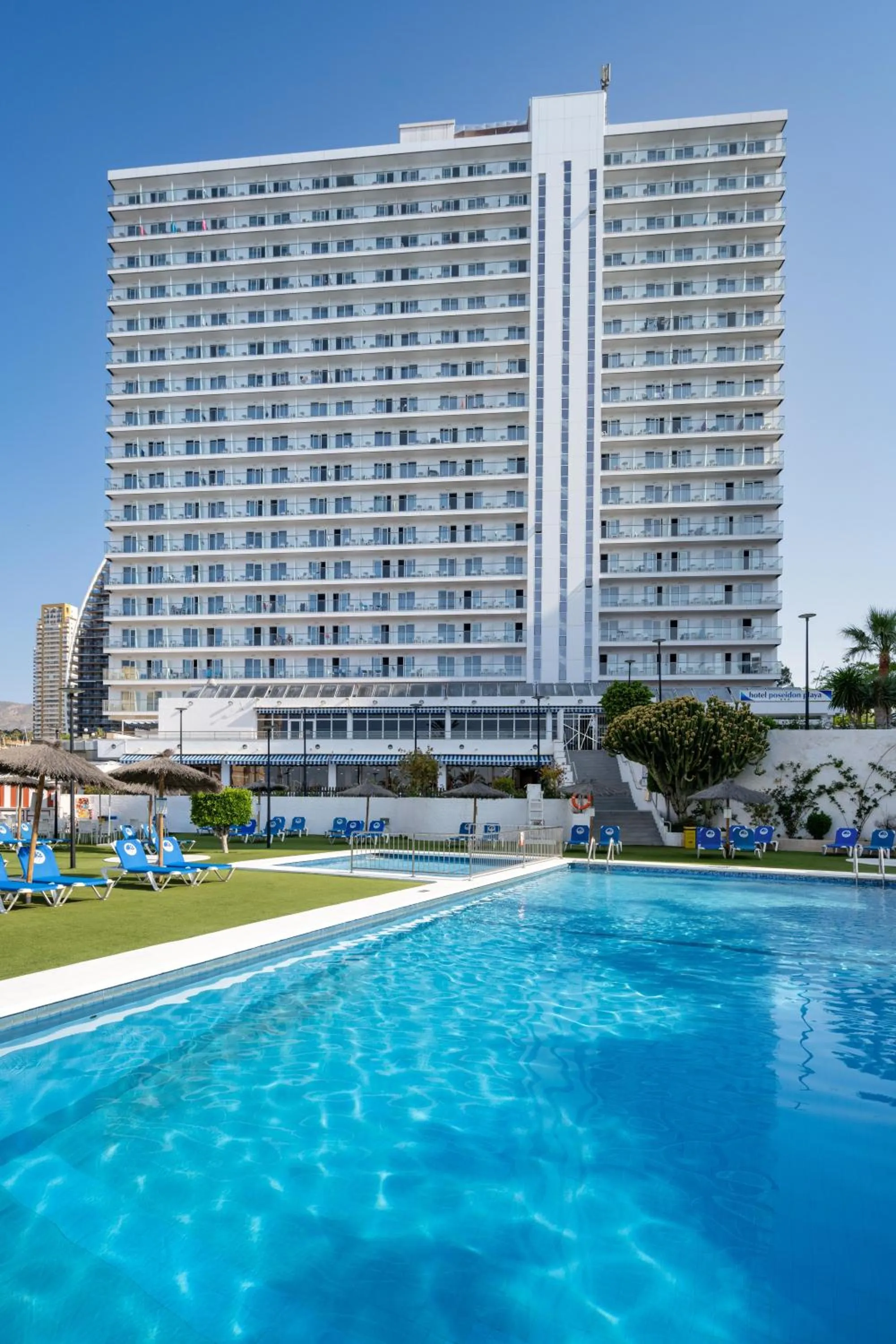 Swimming pool in Hotel Poseidon Playa