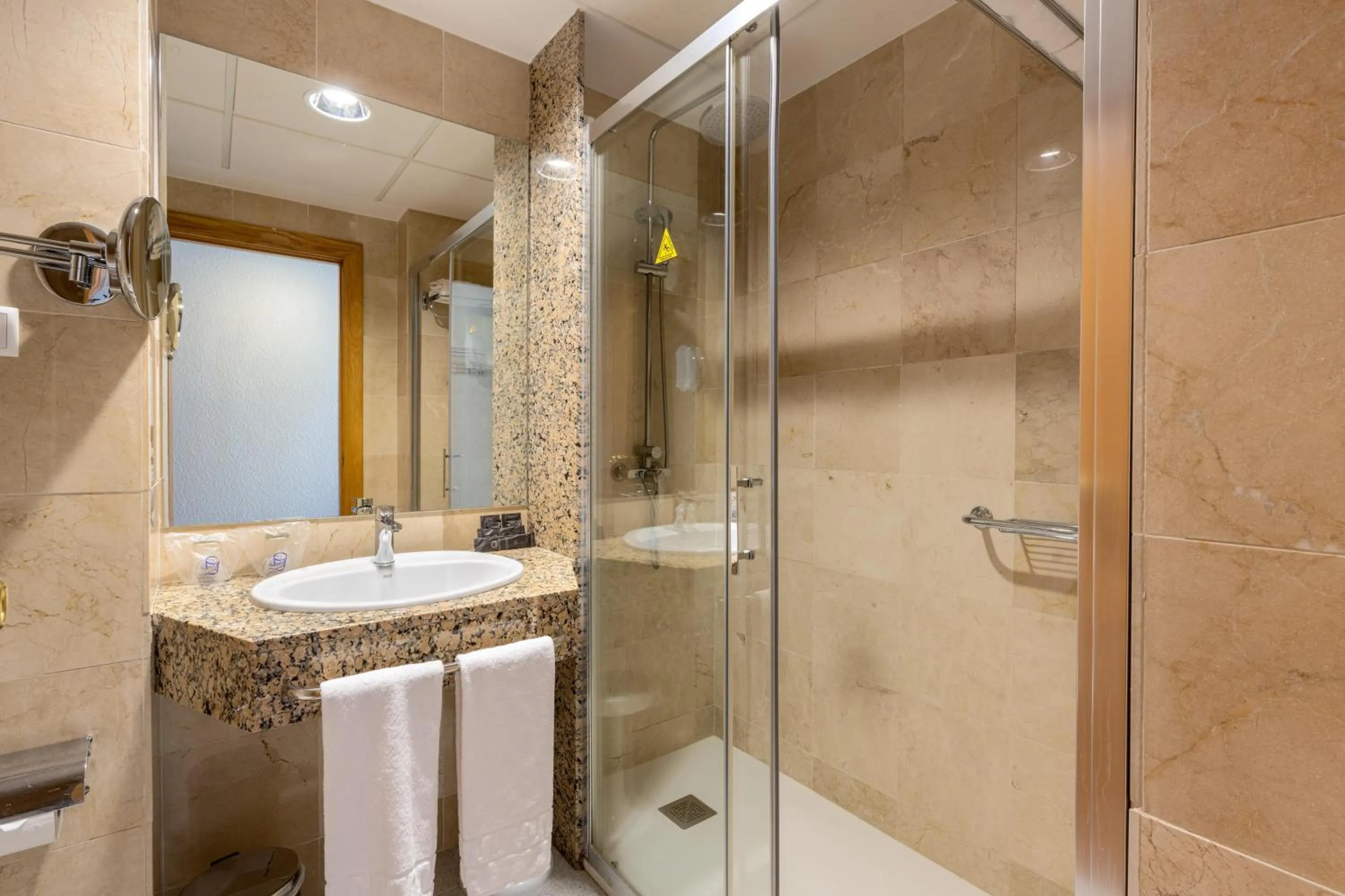 Bathroom in Hotel Poseidon Playa