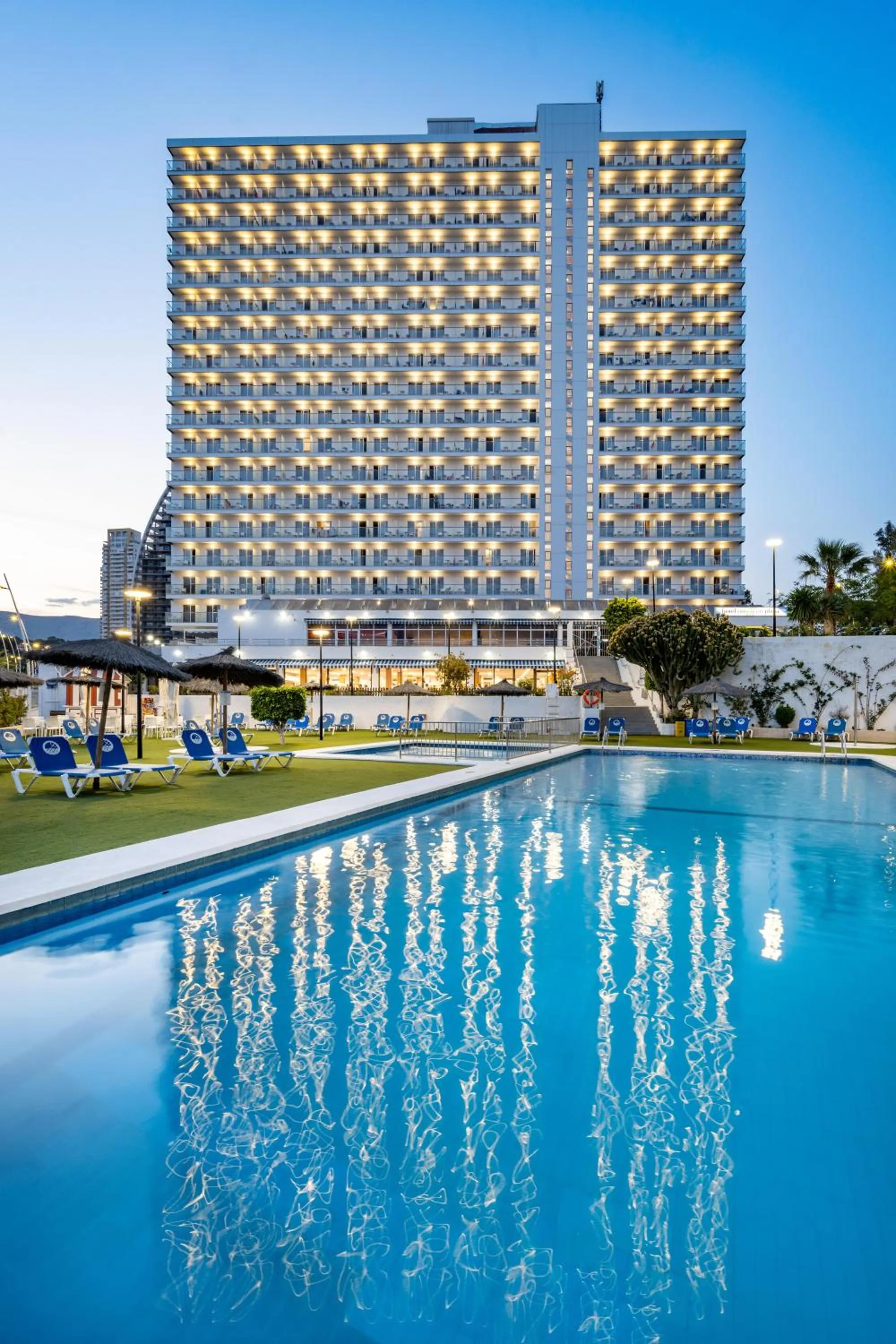 Swimming pool in Hotel Poseidon Playa