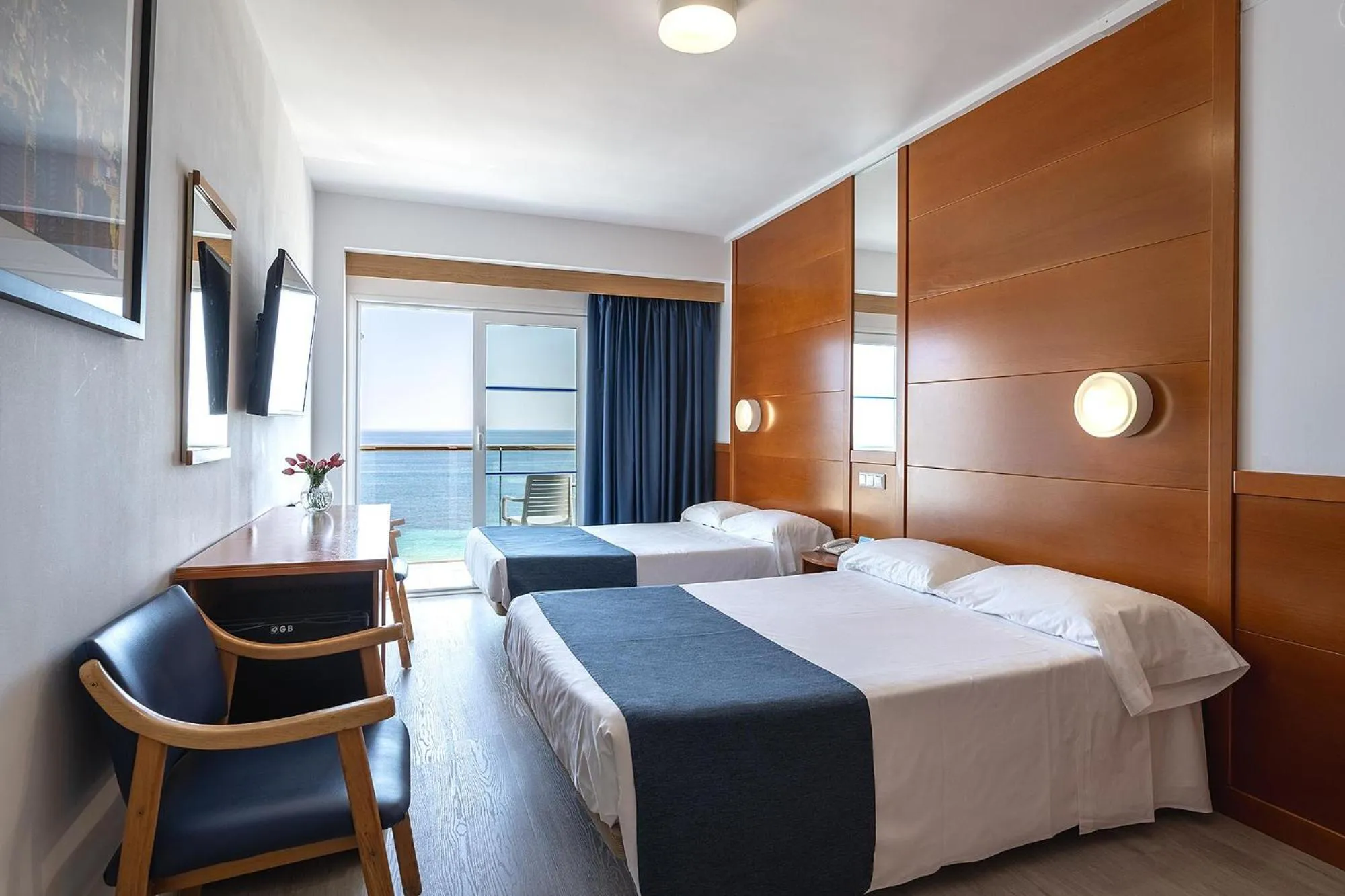 Photo of the whole room, Bed in Hotel Poseidon Playa