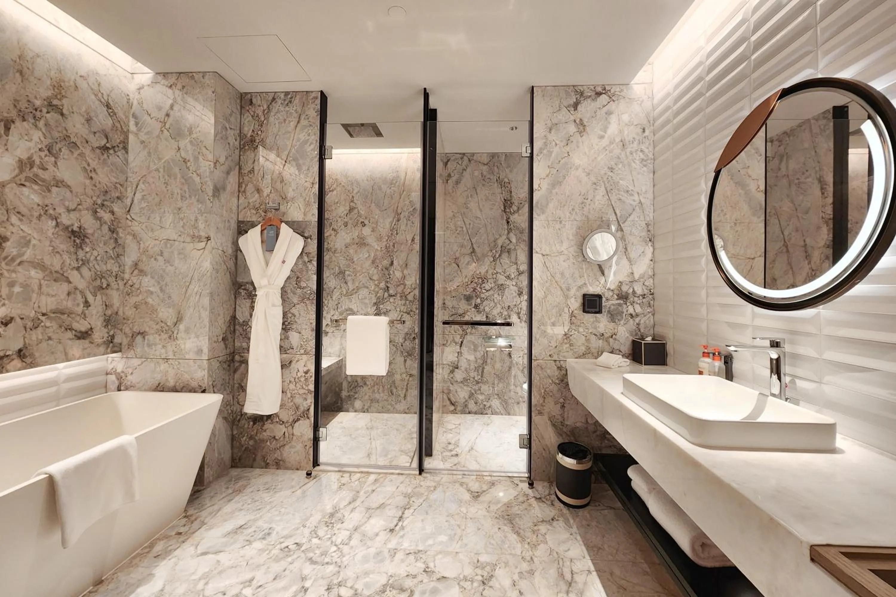 Photo of the whole room in Crowne Plaza Chaozhou Riverside by IHG