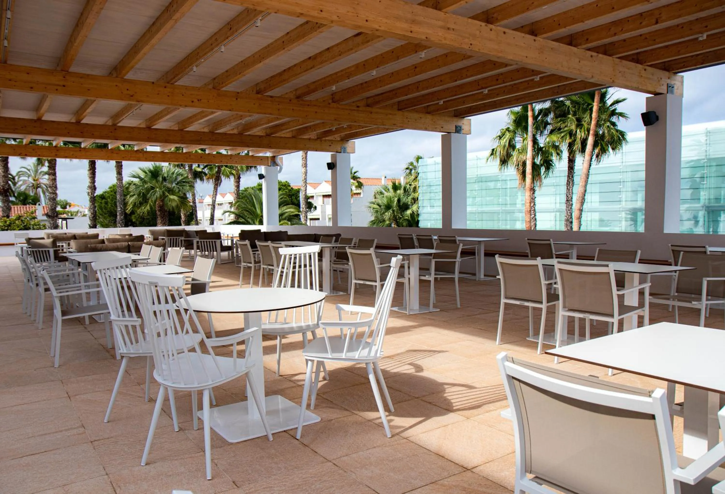 Restaurant/places to eat in Estival Park Almaris