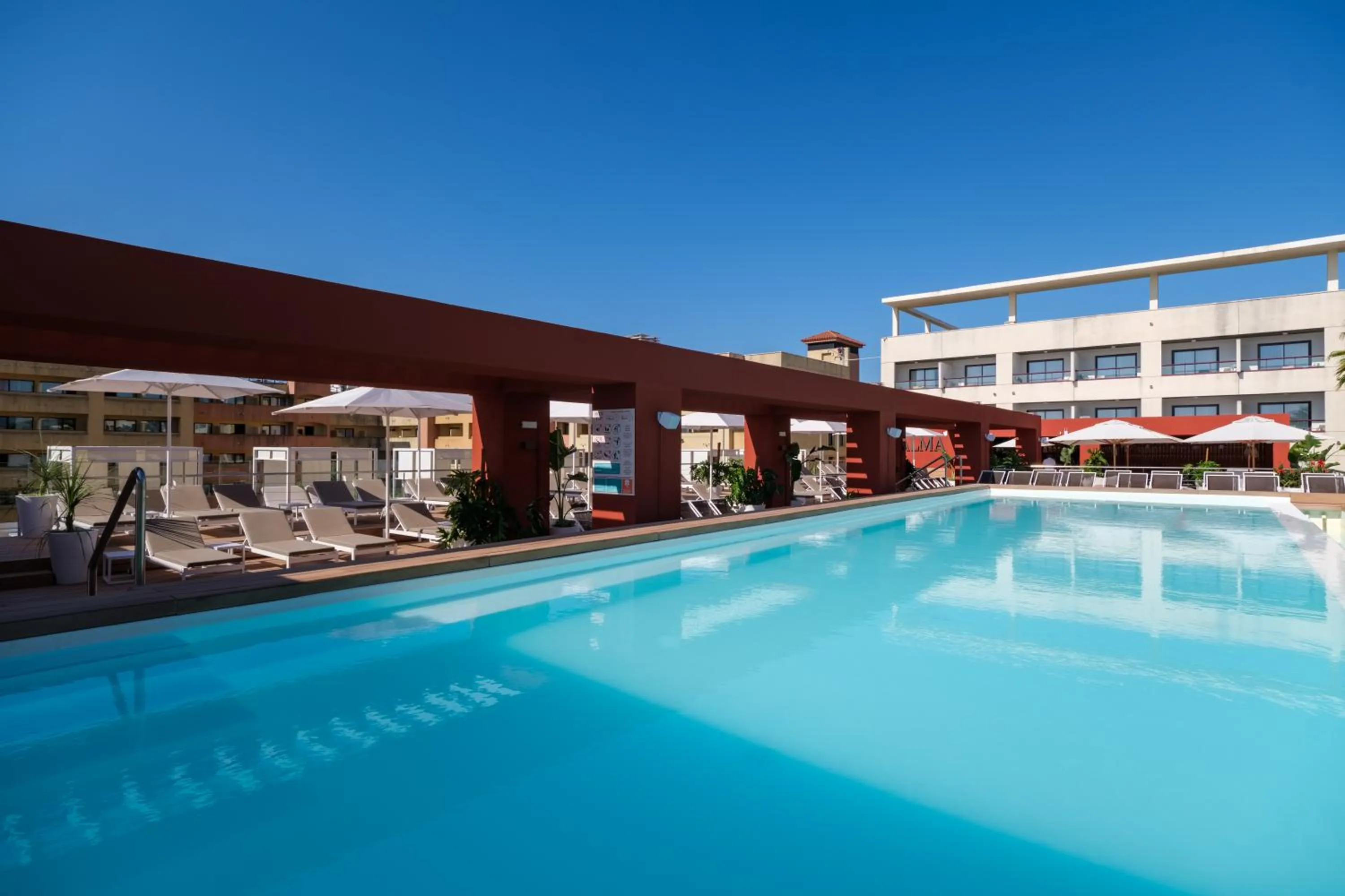 Swimming pool in Estival Park Almaris