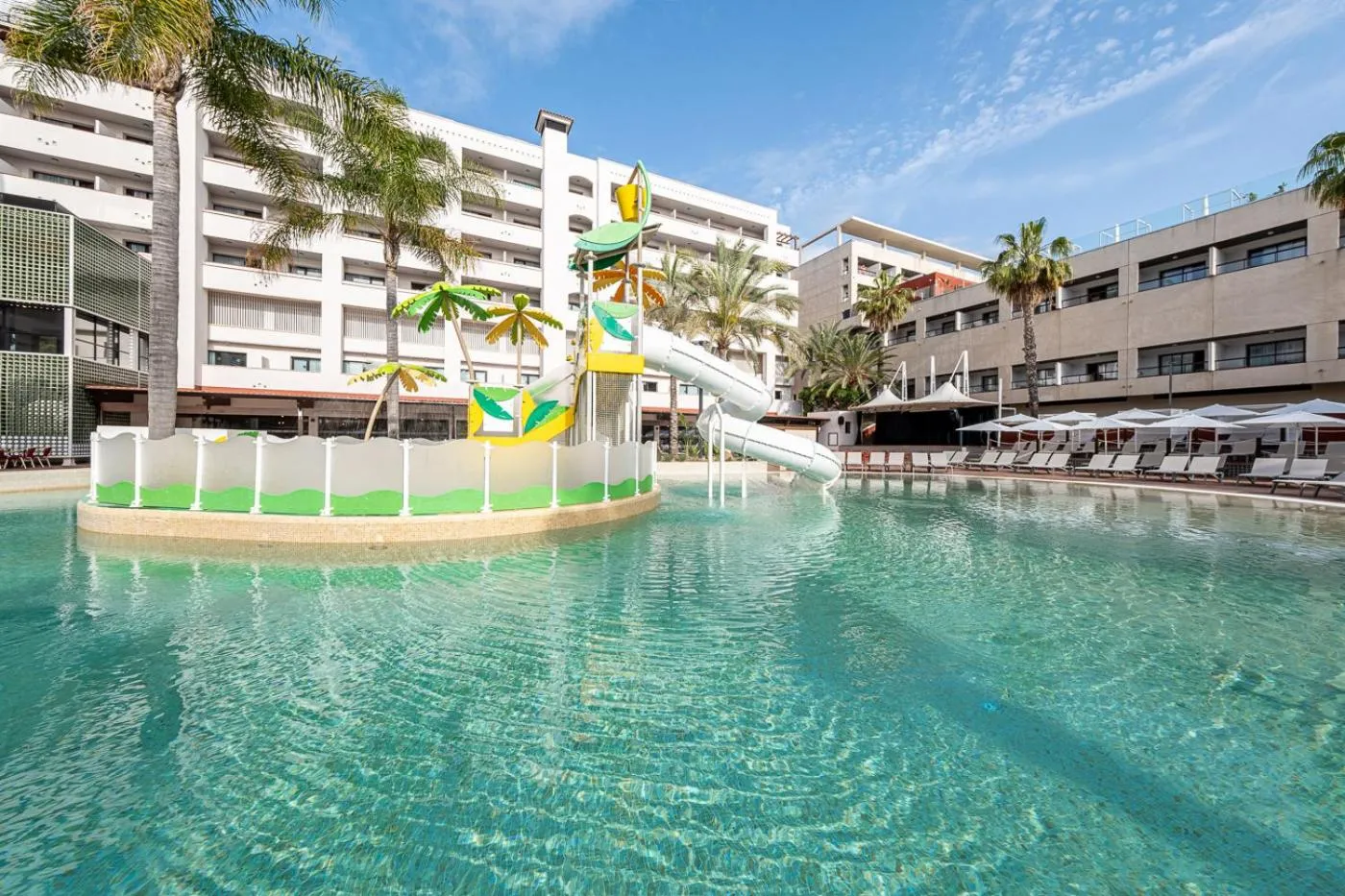 Swimming pool in Estival Park Marena