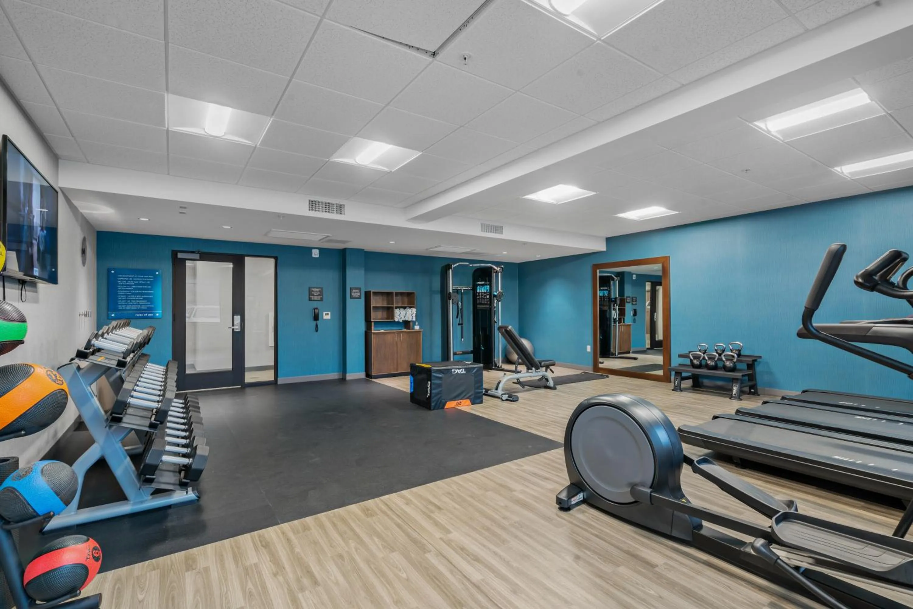 Fitness centre/facilities in Hampton Inn Morro Bay