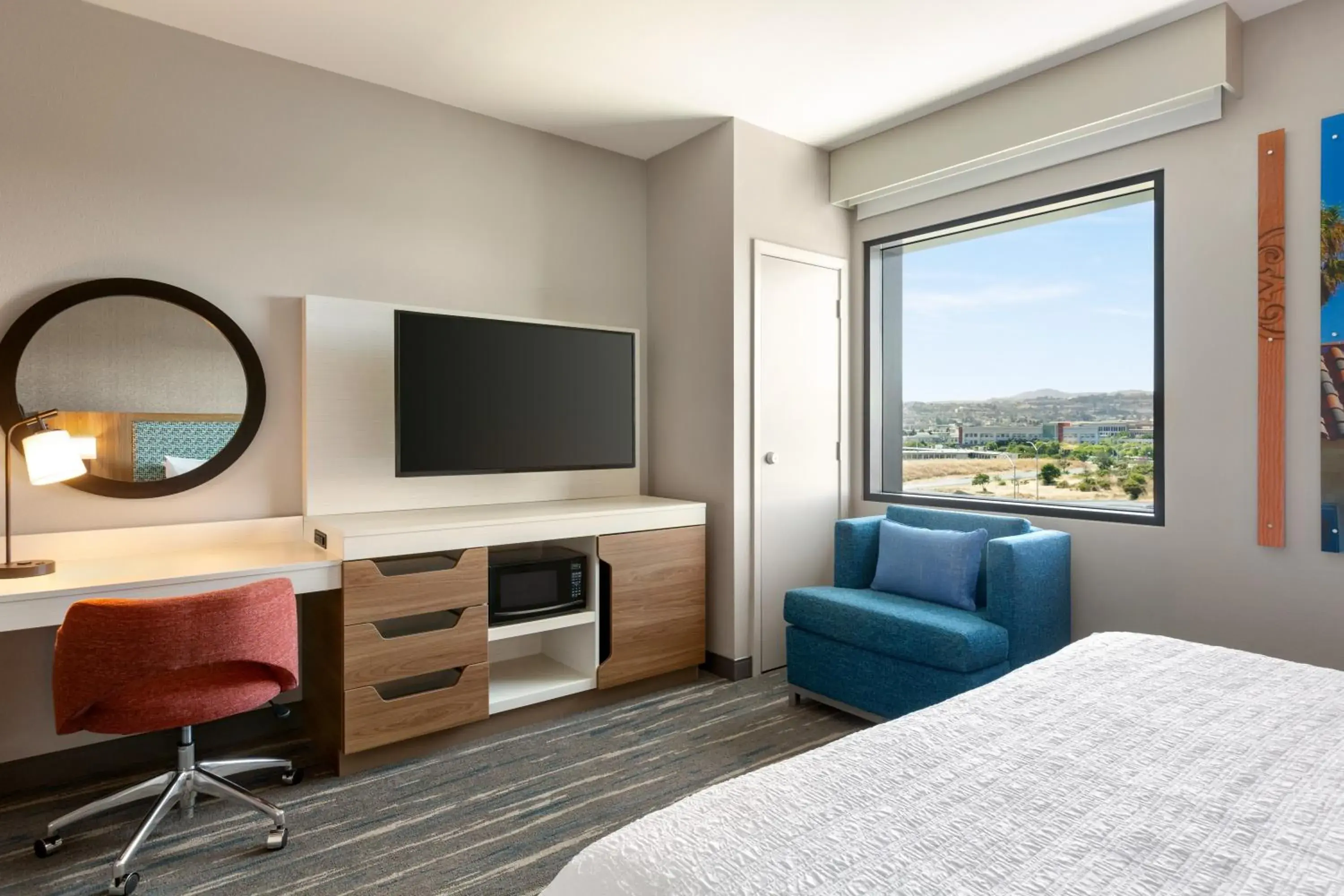 King Room - single occupancy in Hampton Inn & Suites San Mateo-San Francisco Airport King Room - single occupancy in Hampton Inn & Suites San Mateo-San Francisco Airport