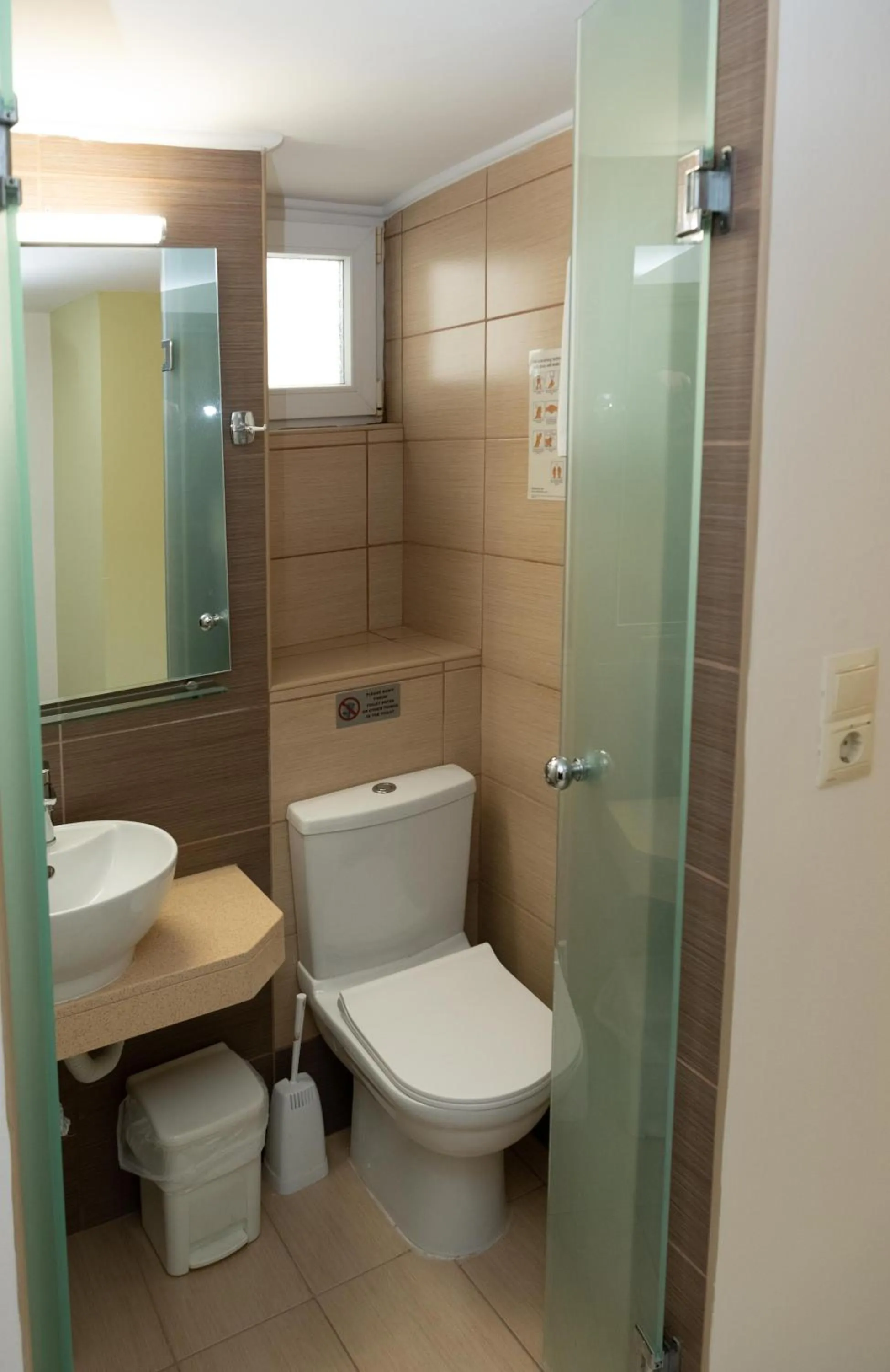 Bathroom in Kronos Hotel