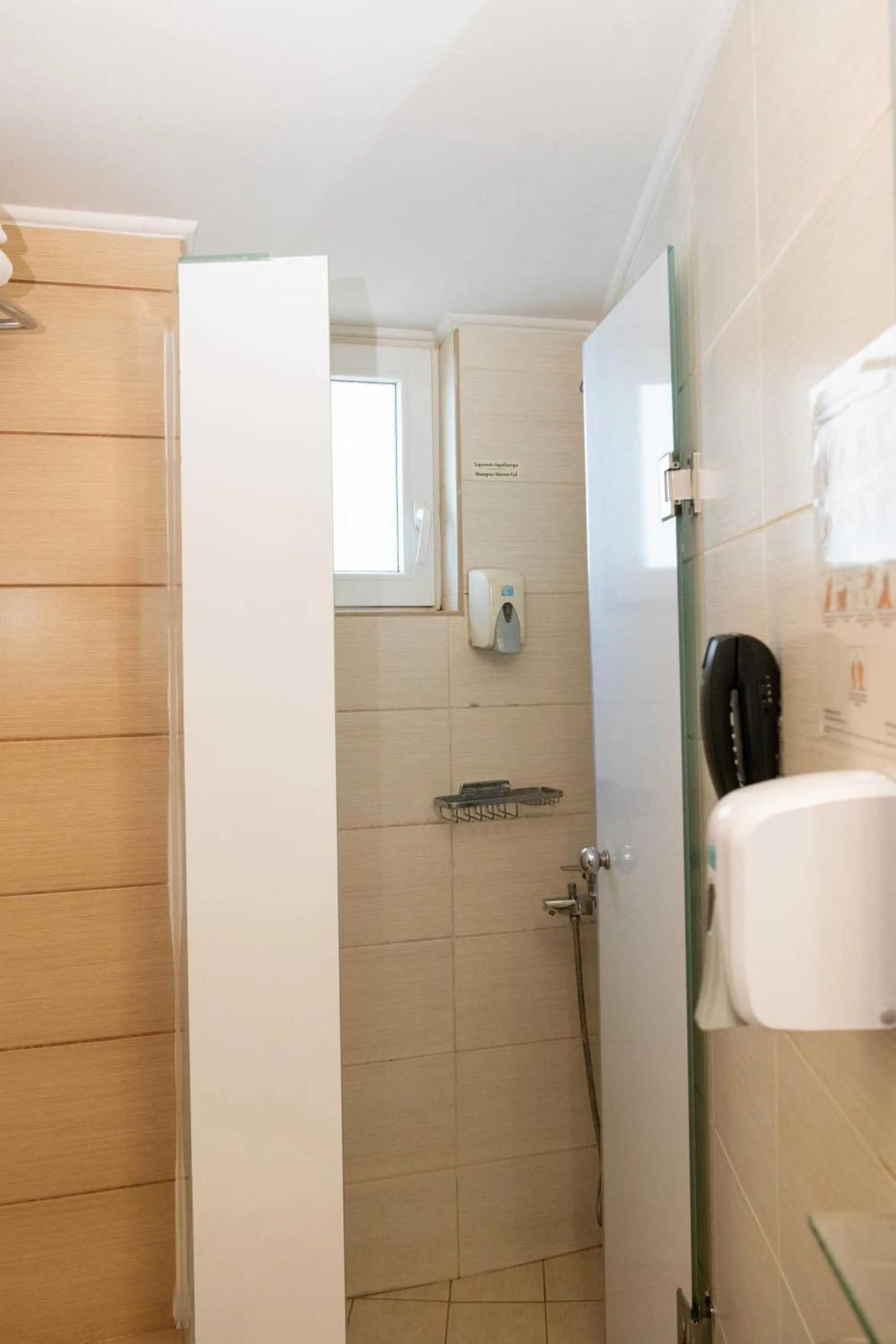 Shower in Kronos Hotel