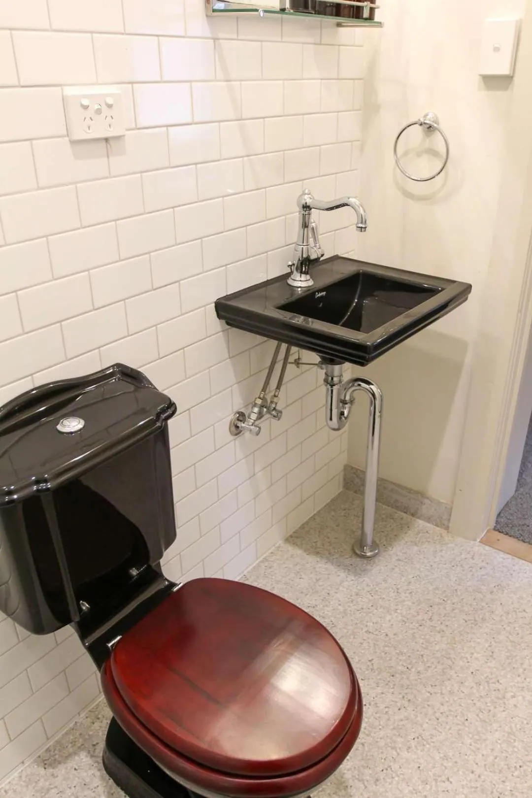 Alpine Hotel, Eat Drink Sleep