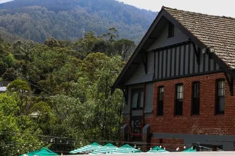 Alpine Hotel, Eat Drink Sleep