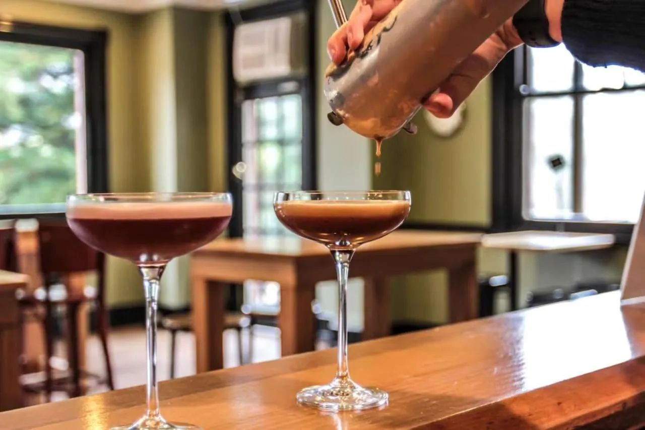 Alpine Hotel, Eat Drink Sleep