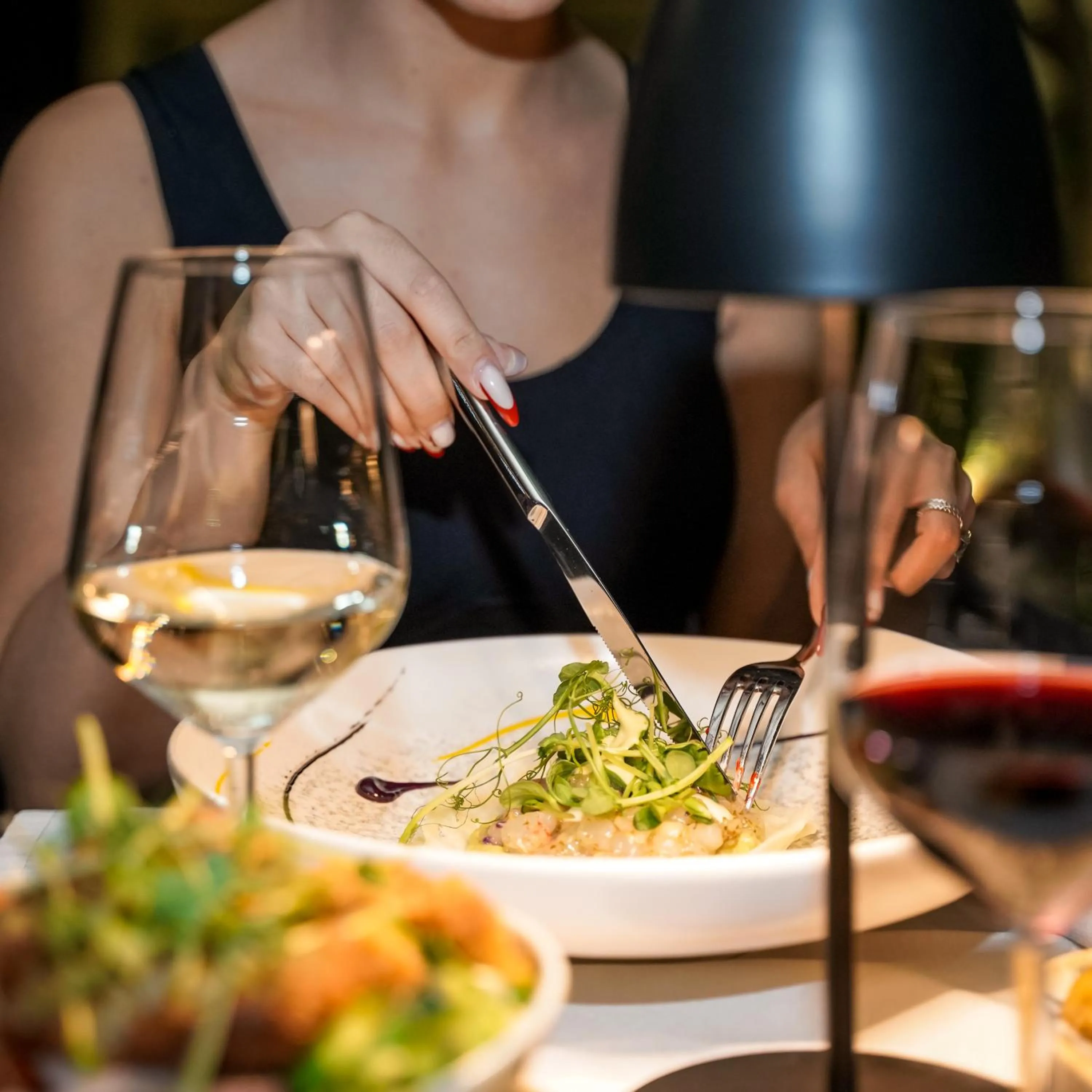 Restaurant/places to eat in StarLight Hotel