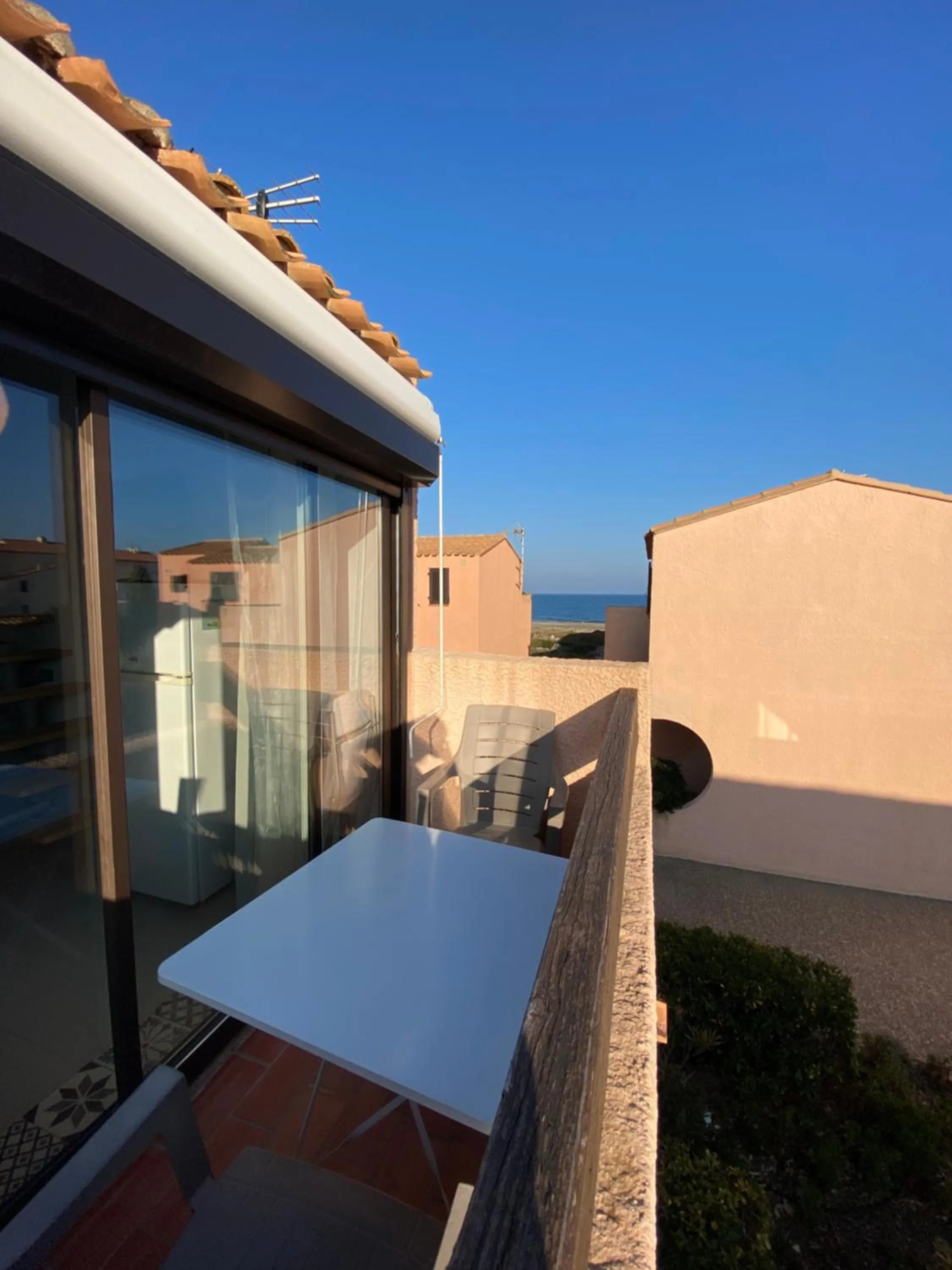 746 Aphrodite naturiste