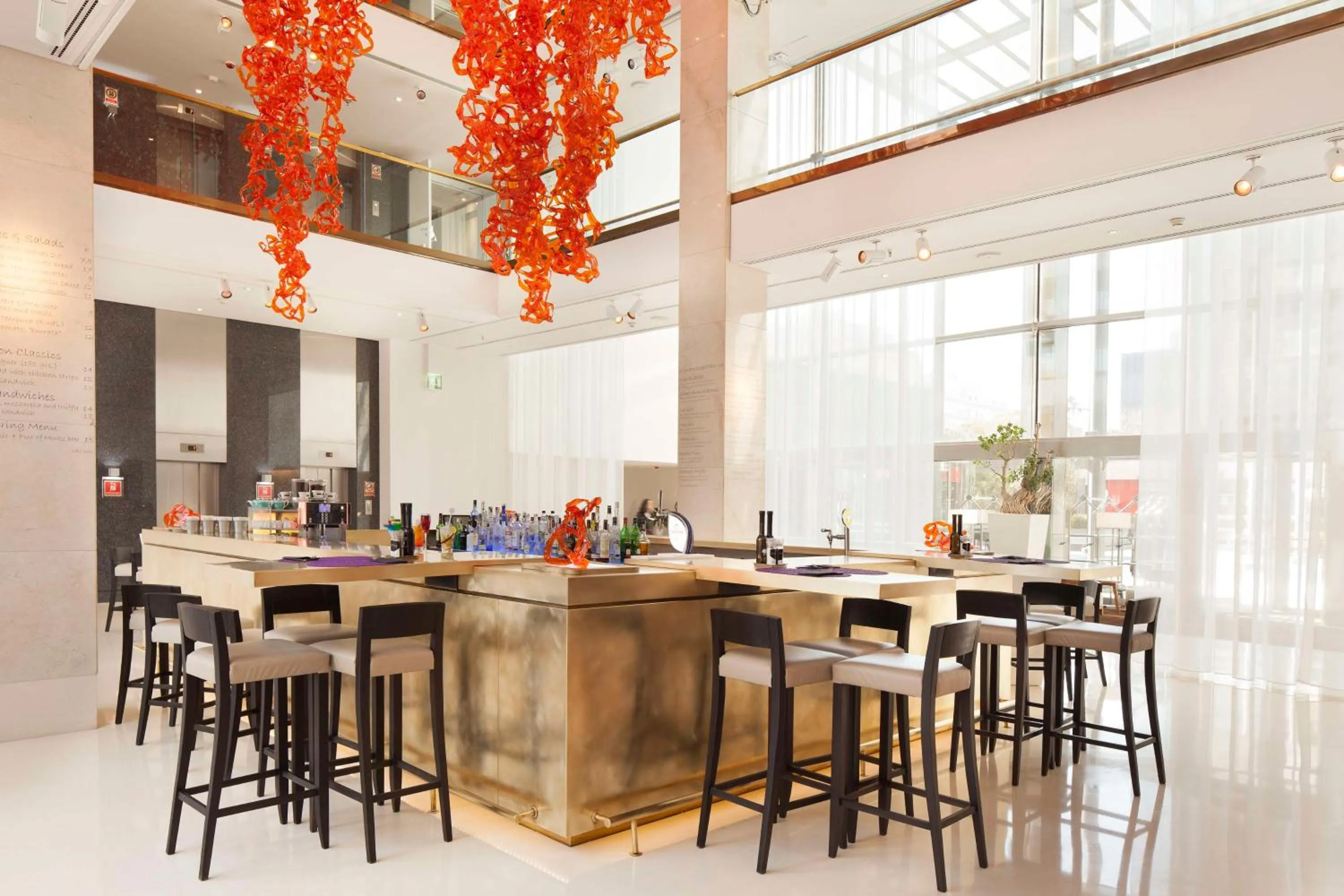 Lobby or reception in Hilton Barcelona