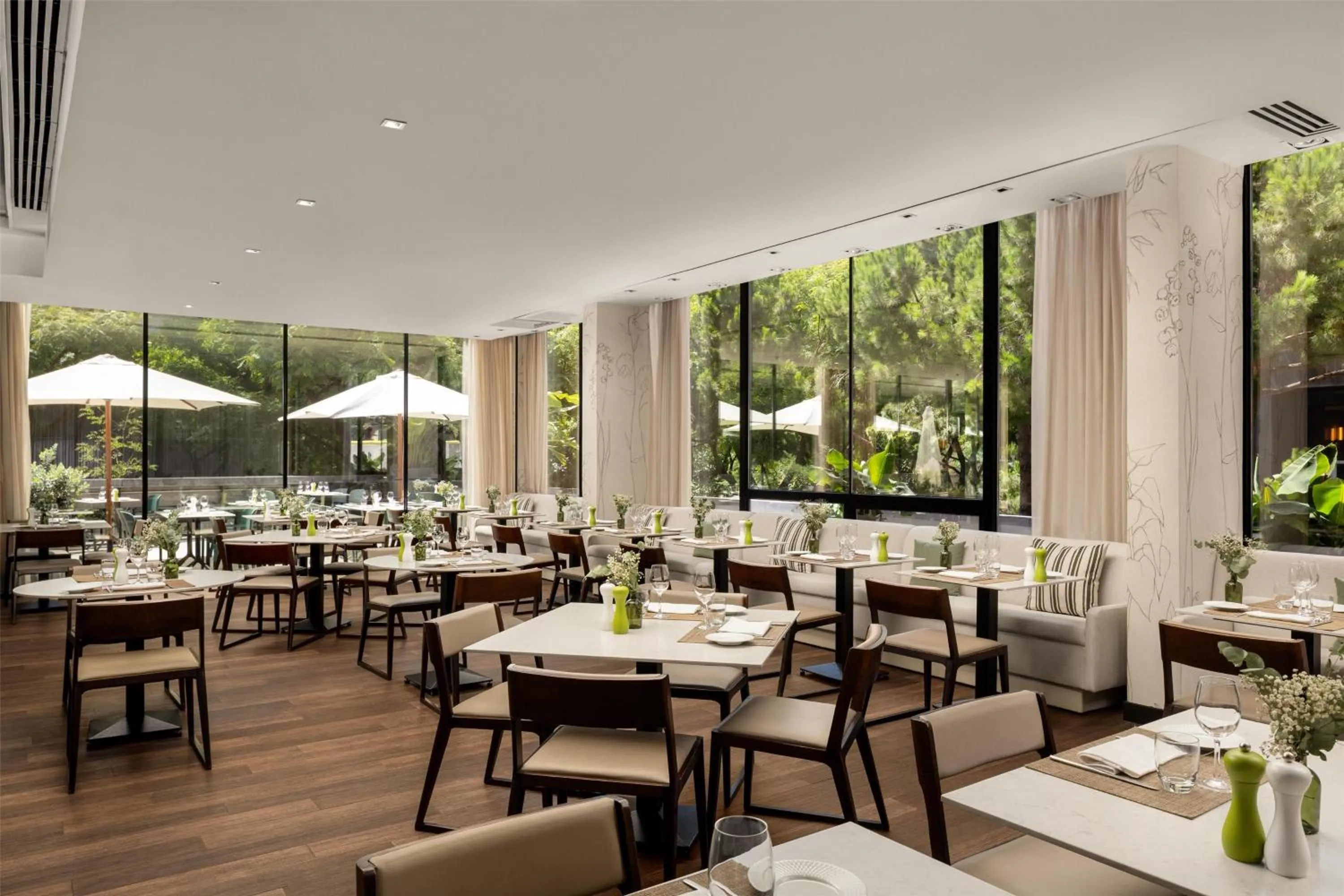 Restaurant/places to eat in Hilton Barcelona