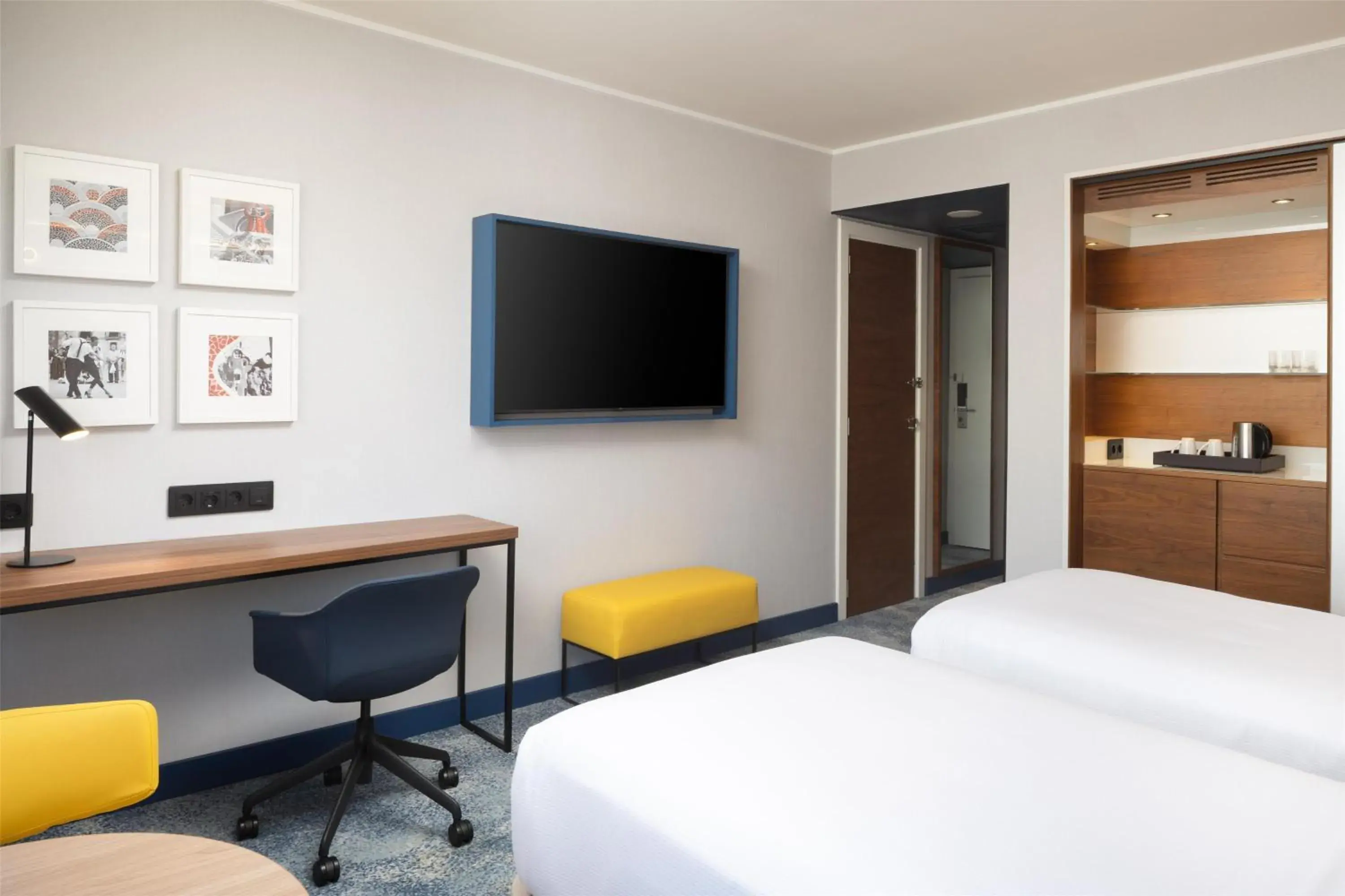 Twin Room with City View - Top Floor in Hilton Barcelona Twin Room with City View - Top Floor in Hilton Barcelona