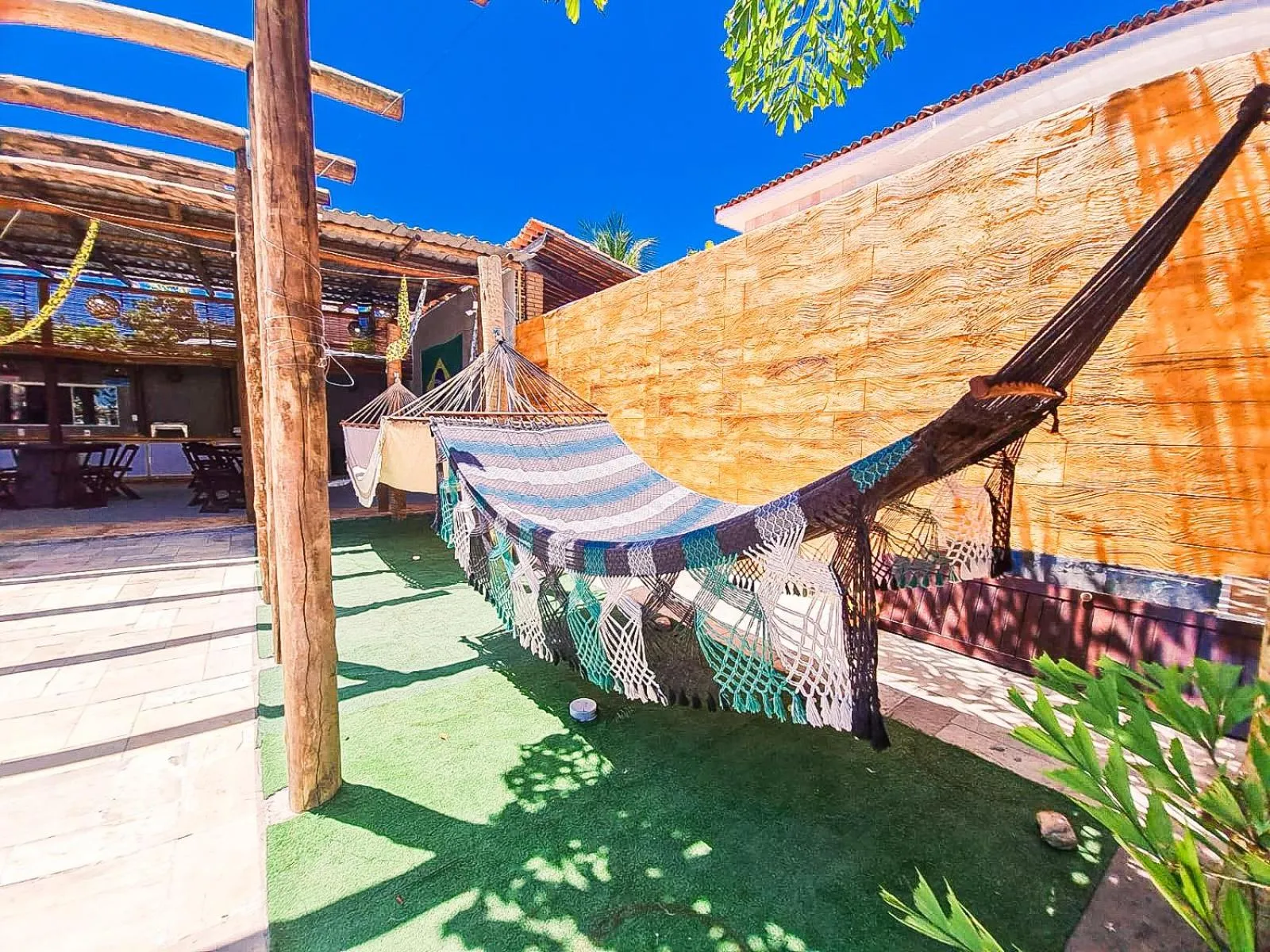 Property building in Hotel Pousada Mahon Mar