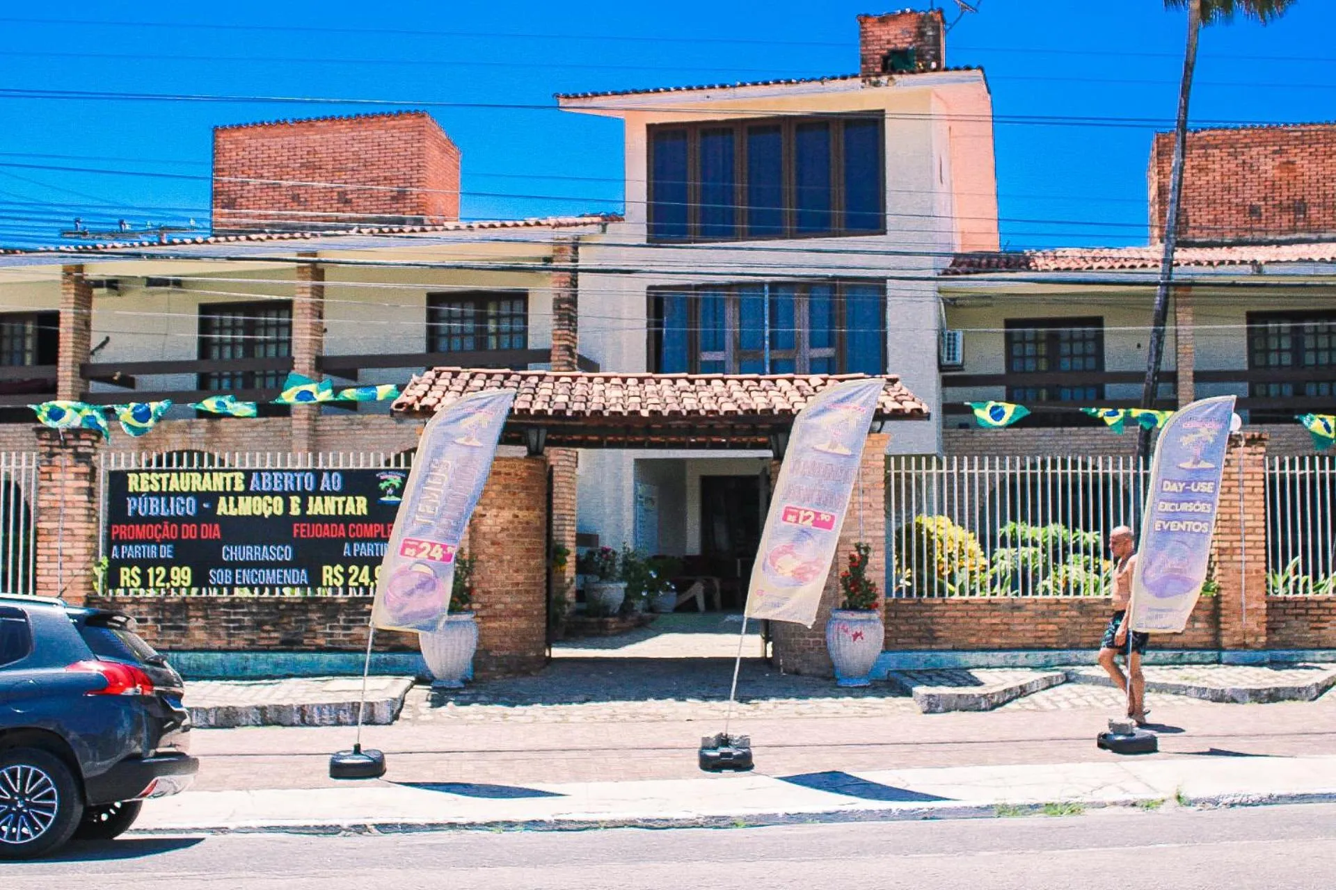 Property building in Hotel Pousada Mahon Mar