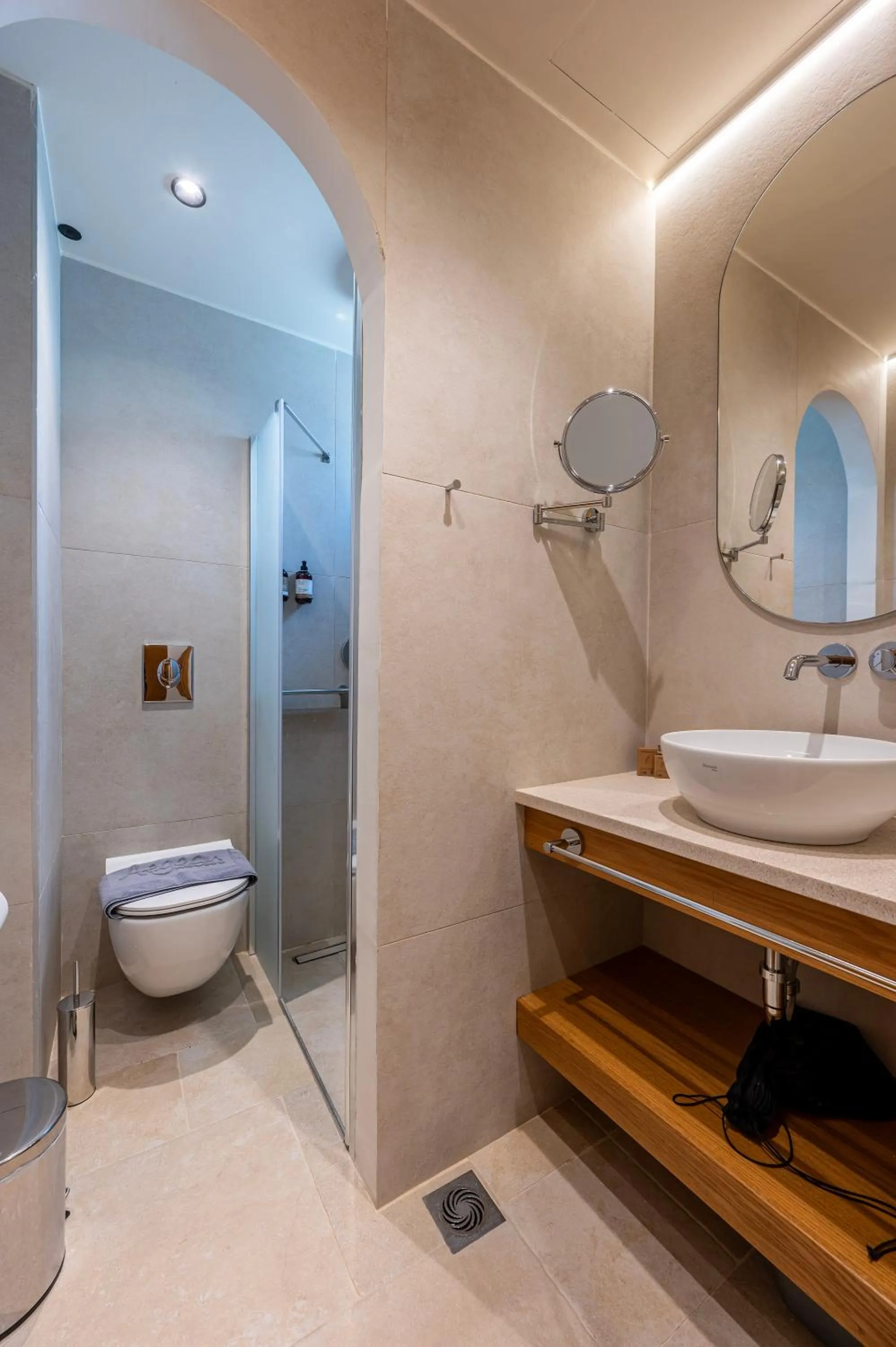 Toilet in Aegean Houses