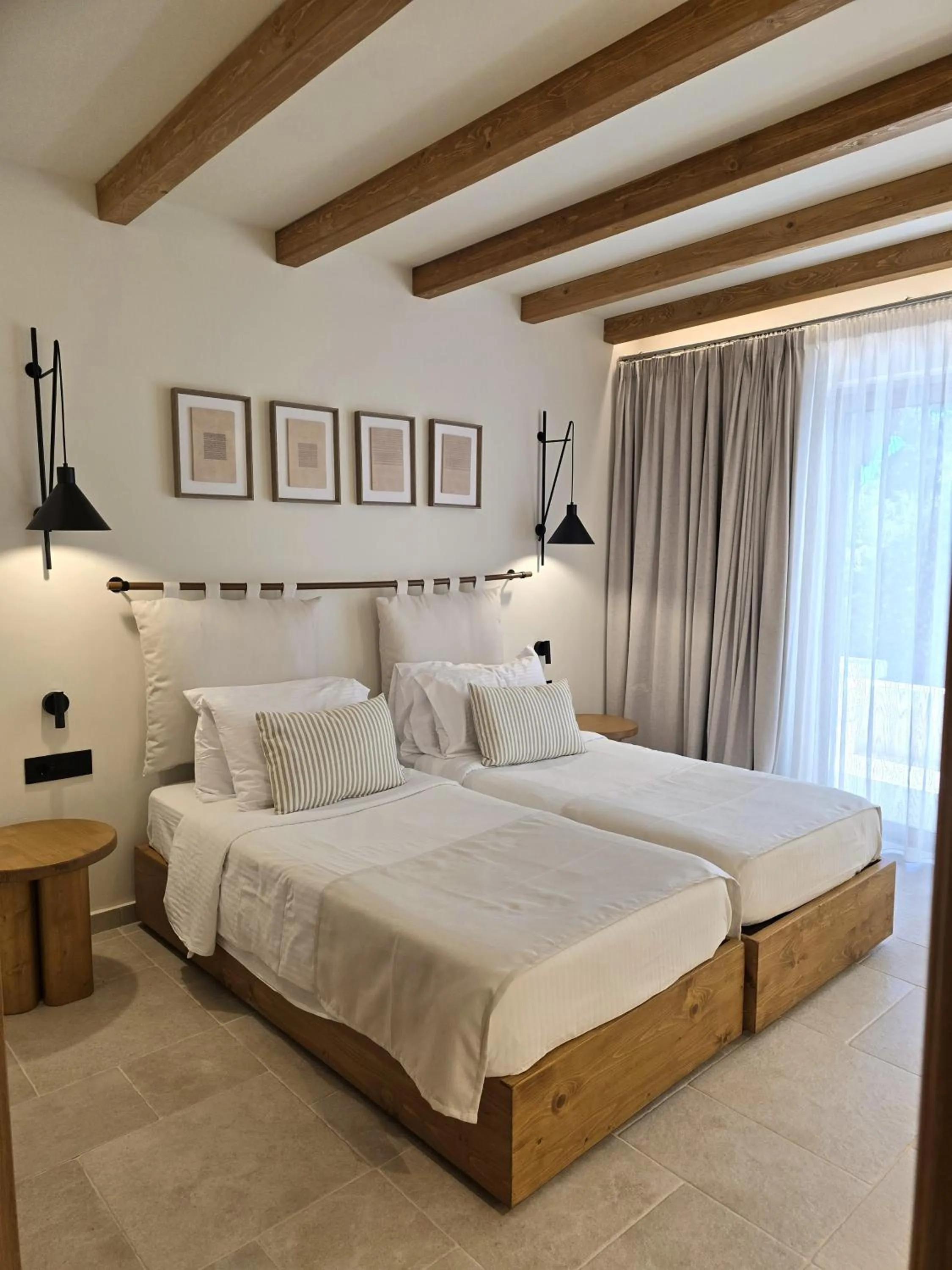 Bed in Aegean Houses