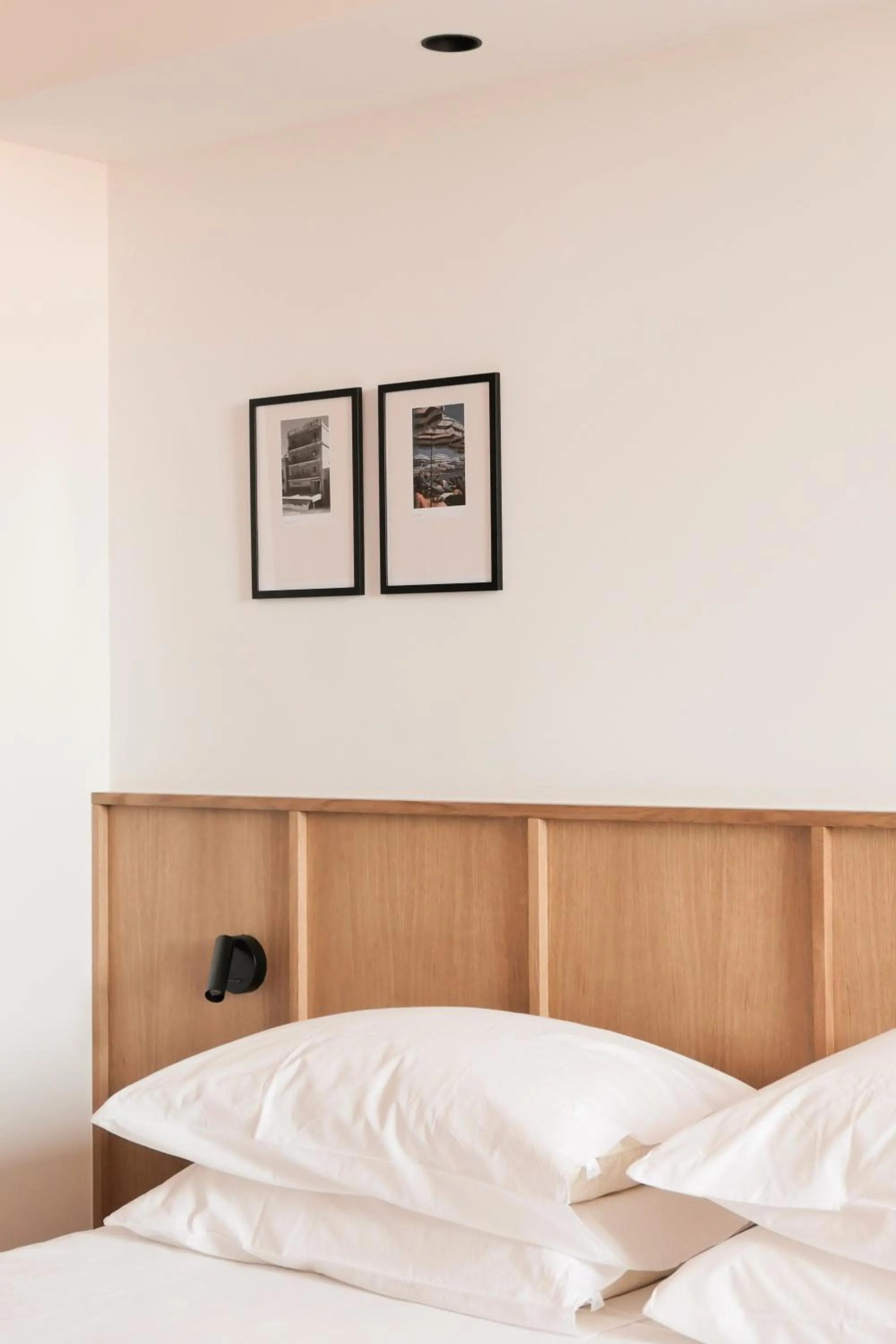 Bed in Hotel Moderne