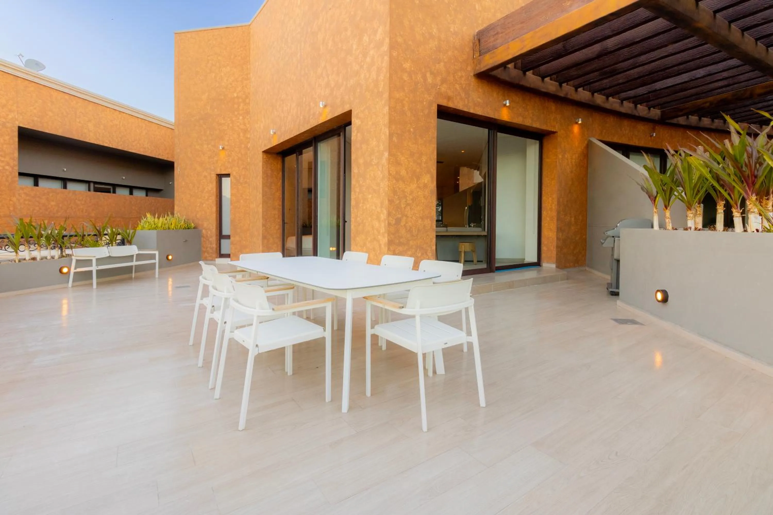 Balcony/Terrace in Paraiso Residences Marina Cabo by Capitalia
