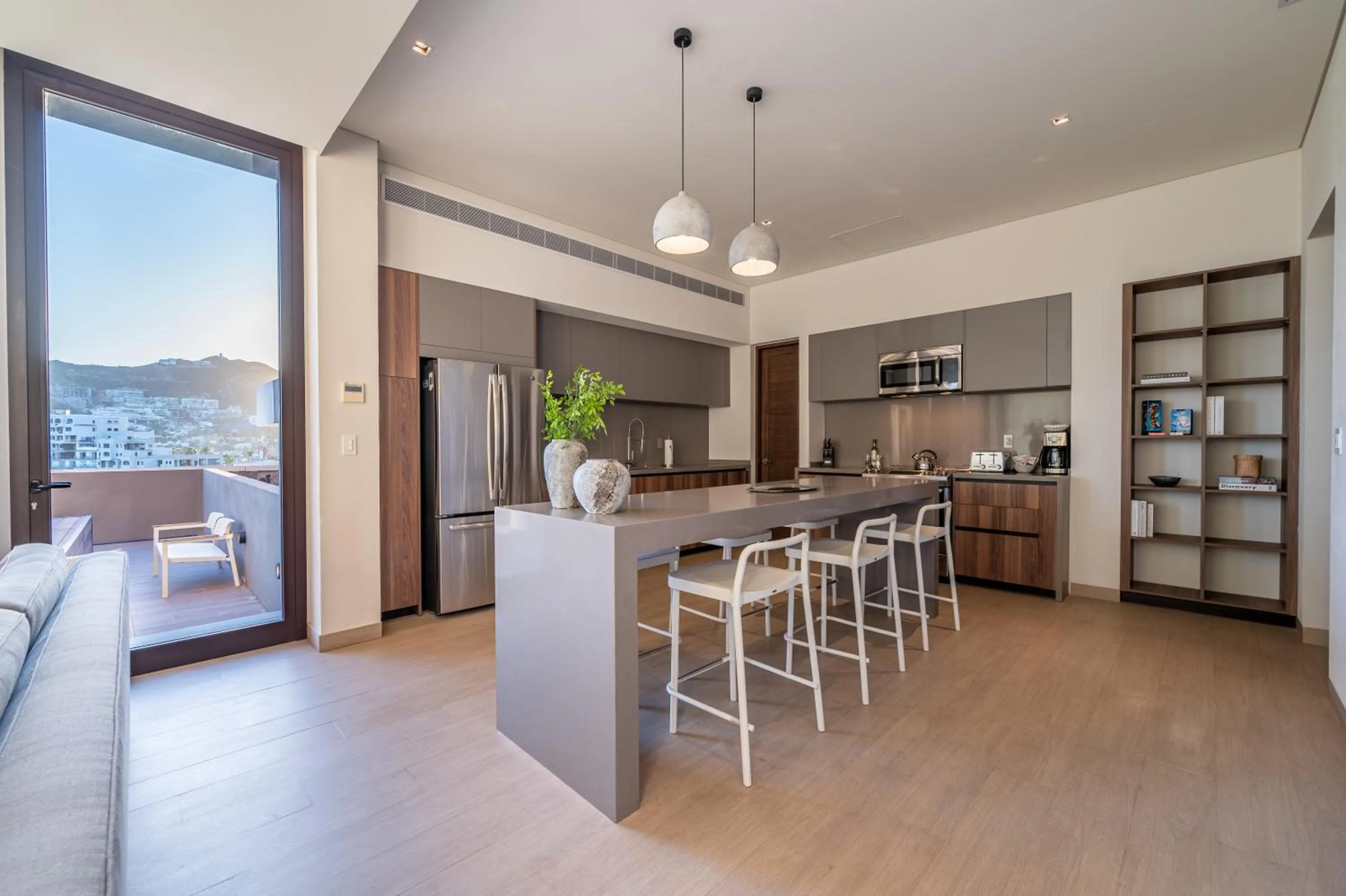 Dining area in Paraiso Residences Marina Cabo by Capitalia