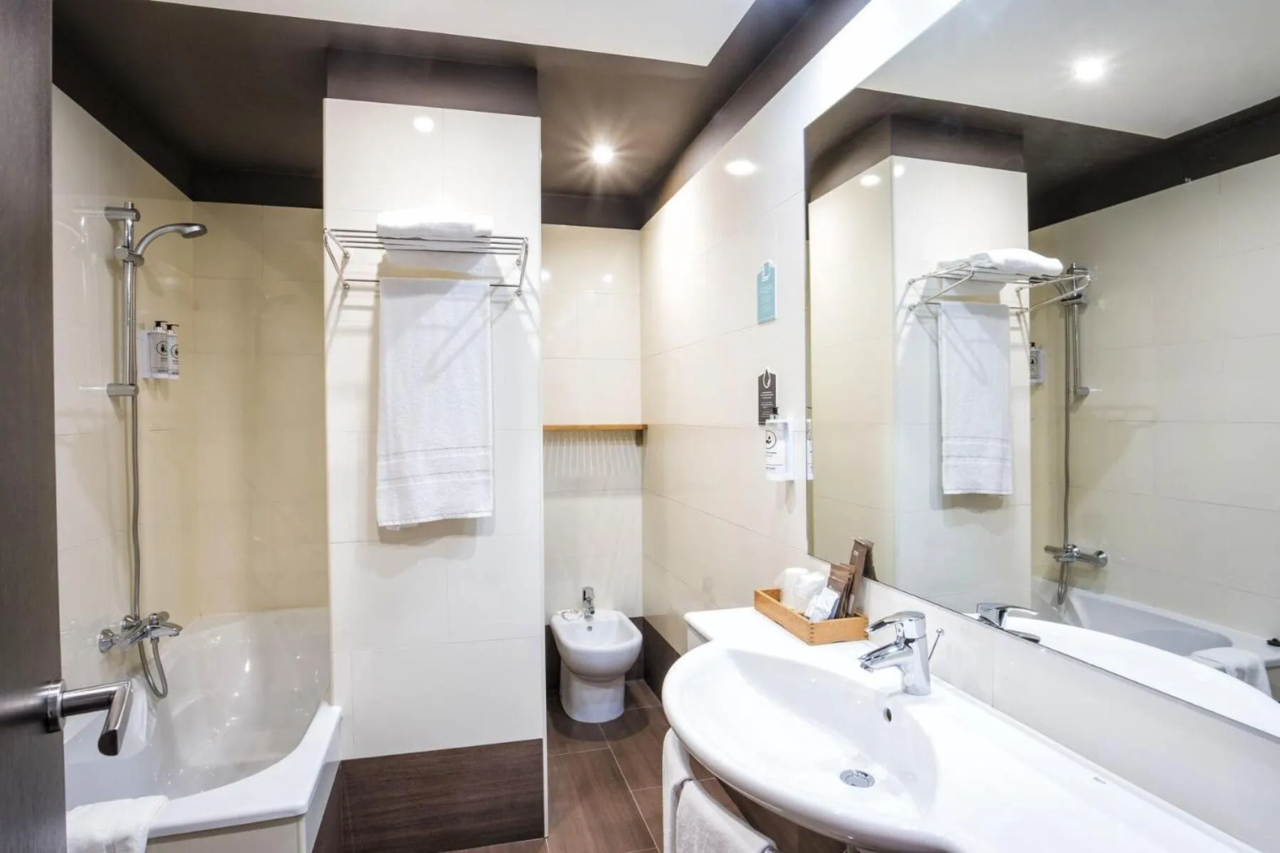 Bathroom in Hotel Alda Carril