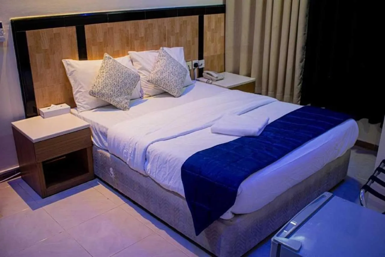 Bedroom in Sharjah Plaza Hotel