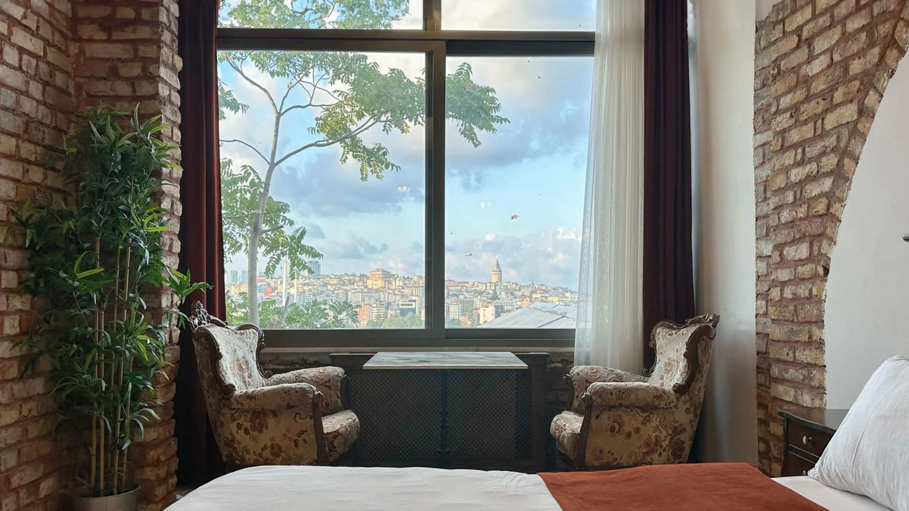 Seating area, Bed in The Haliç Bosphorus Hotel