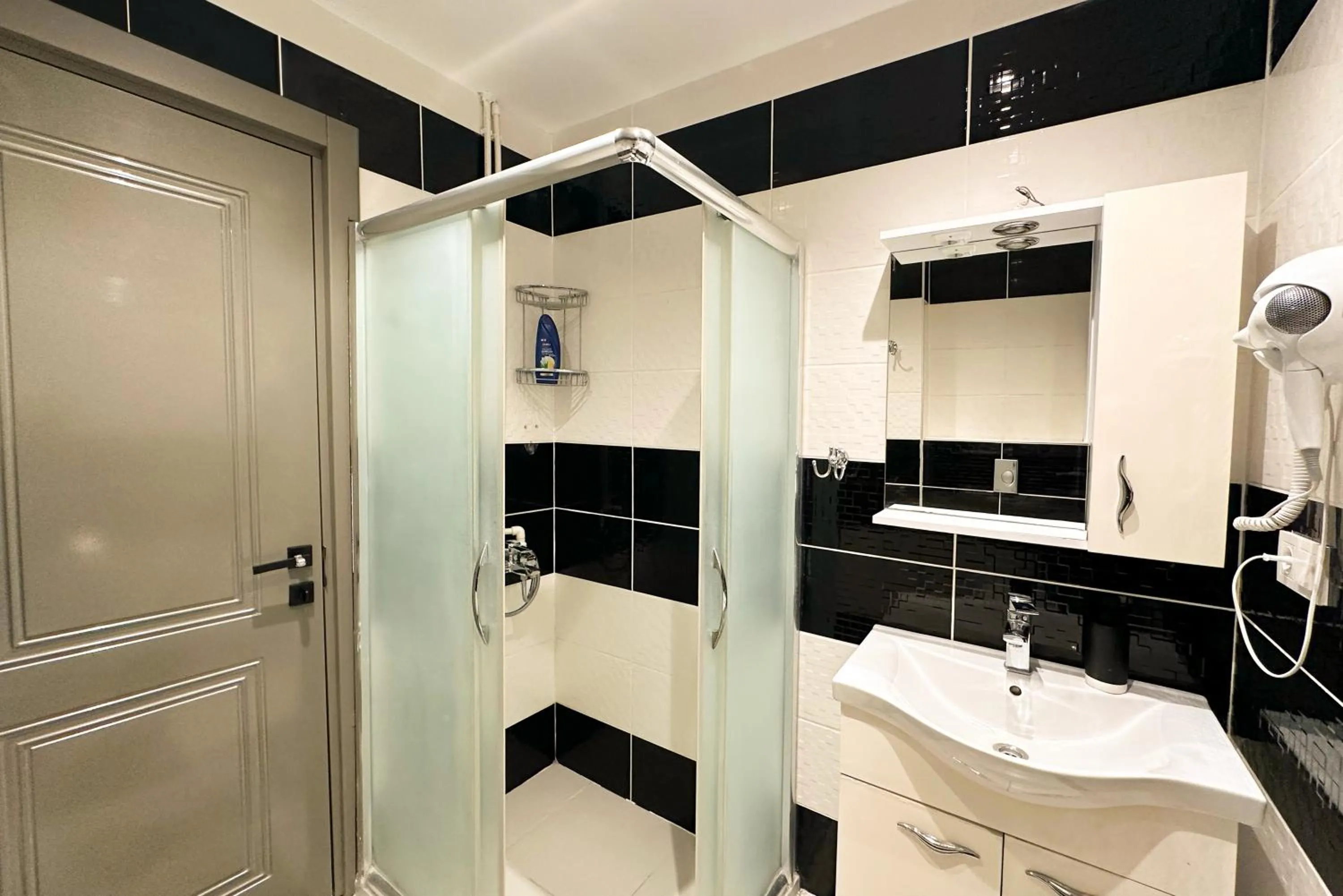 Shower in The Haliç Bosphorus Hotel