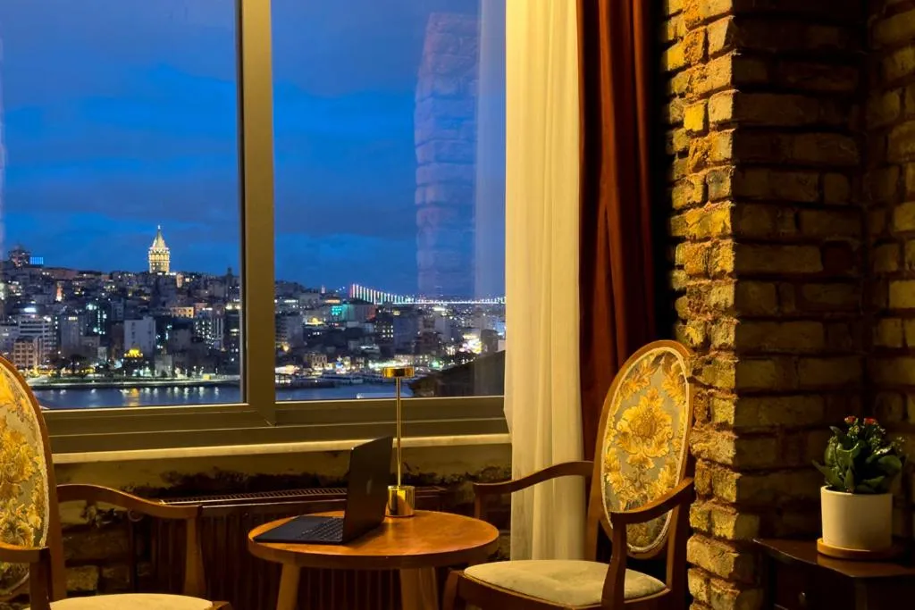 Night in The Haliç Bosphorus Hotel