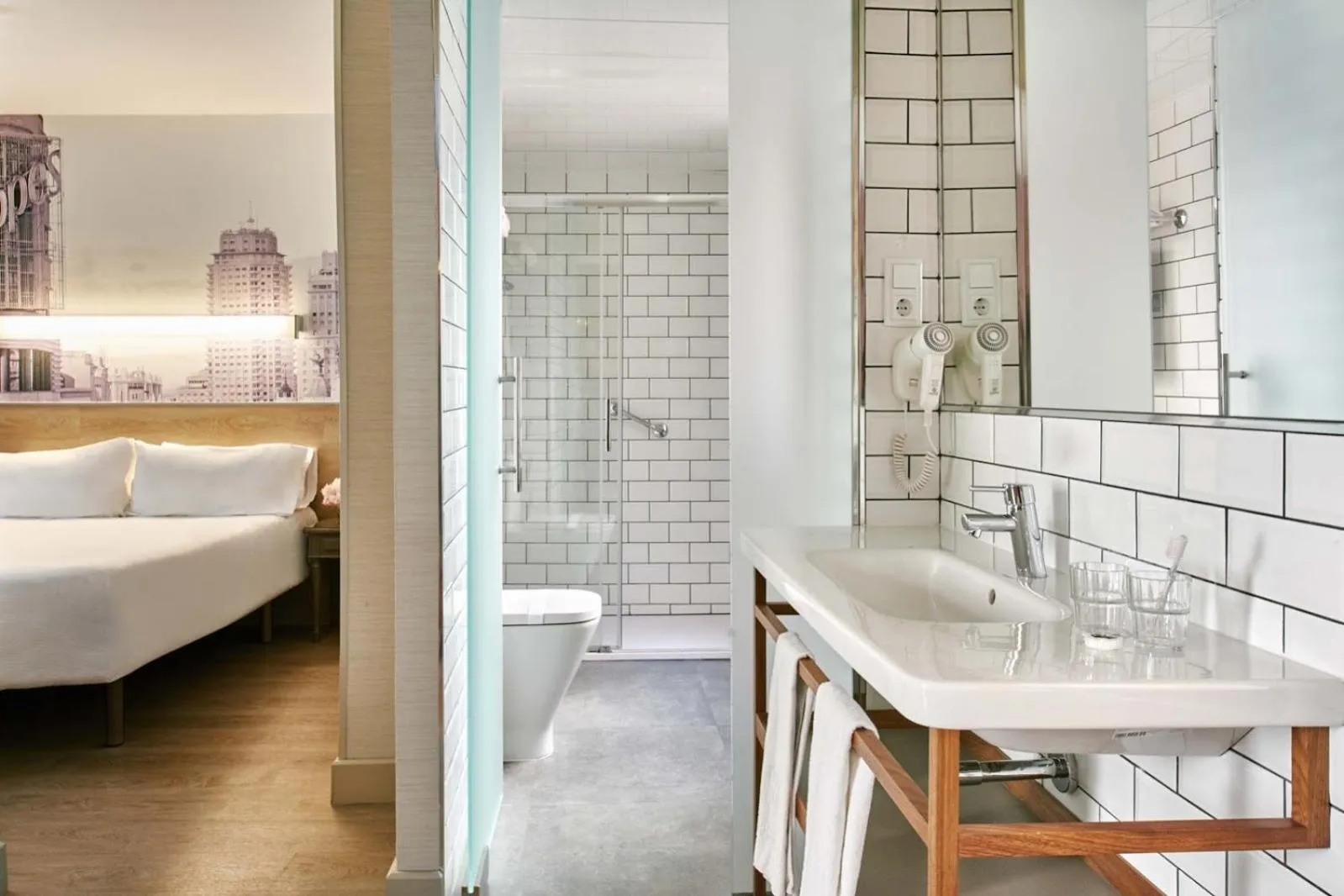 Bed in Regente Hotel