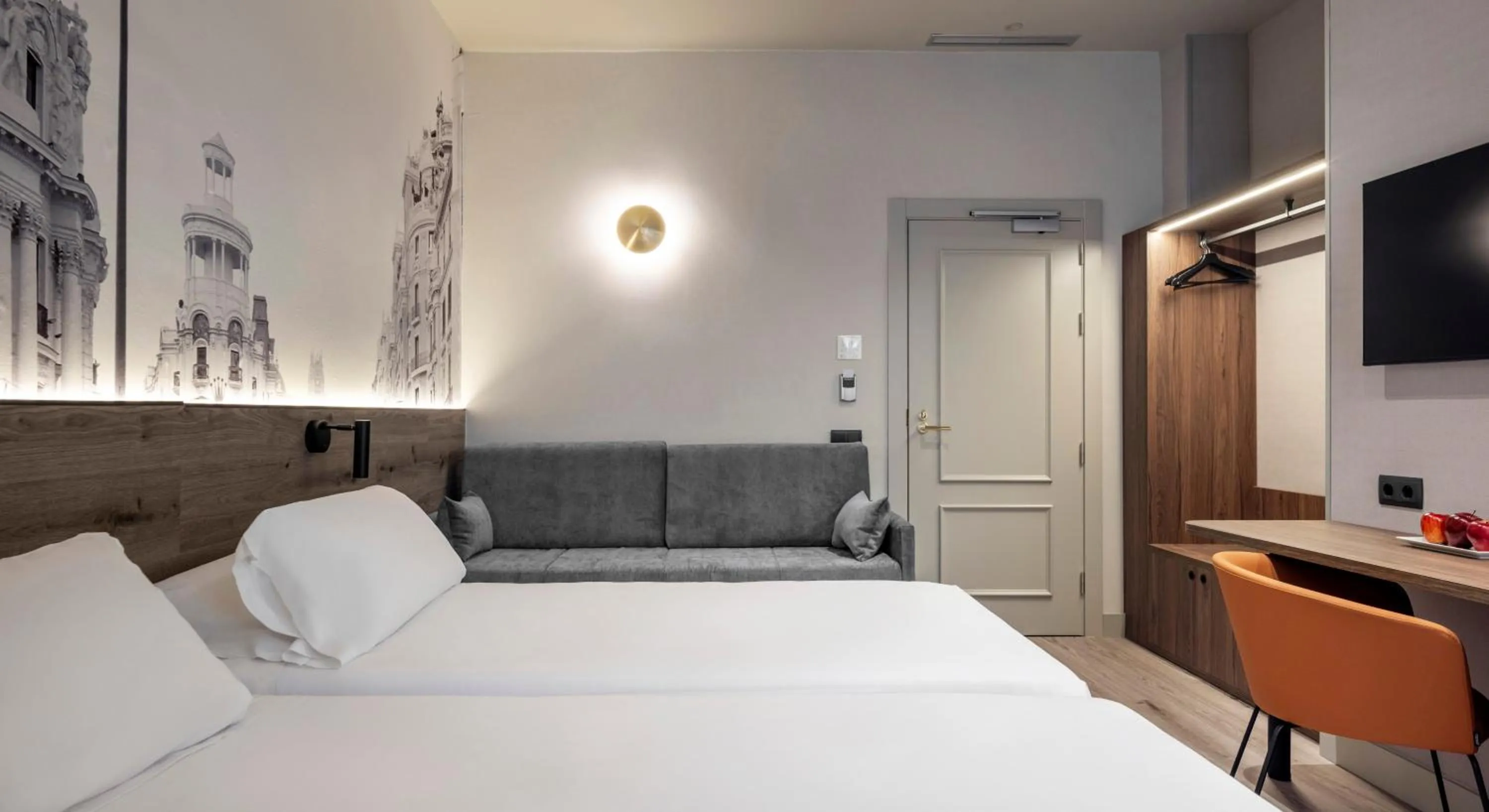 Bed in Regente Hotel