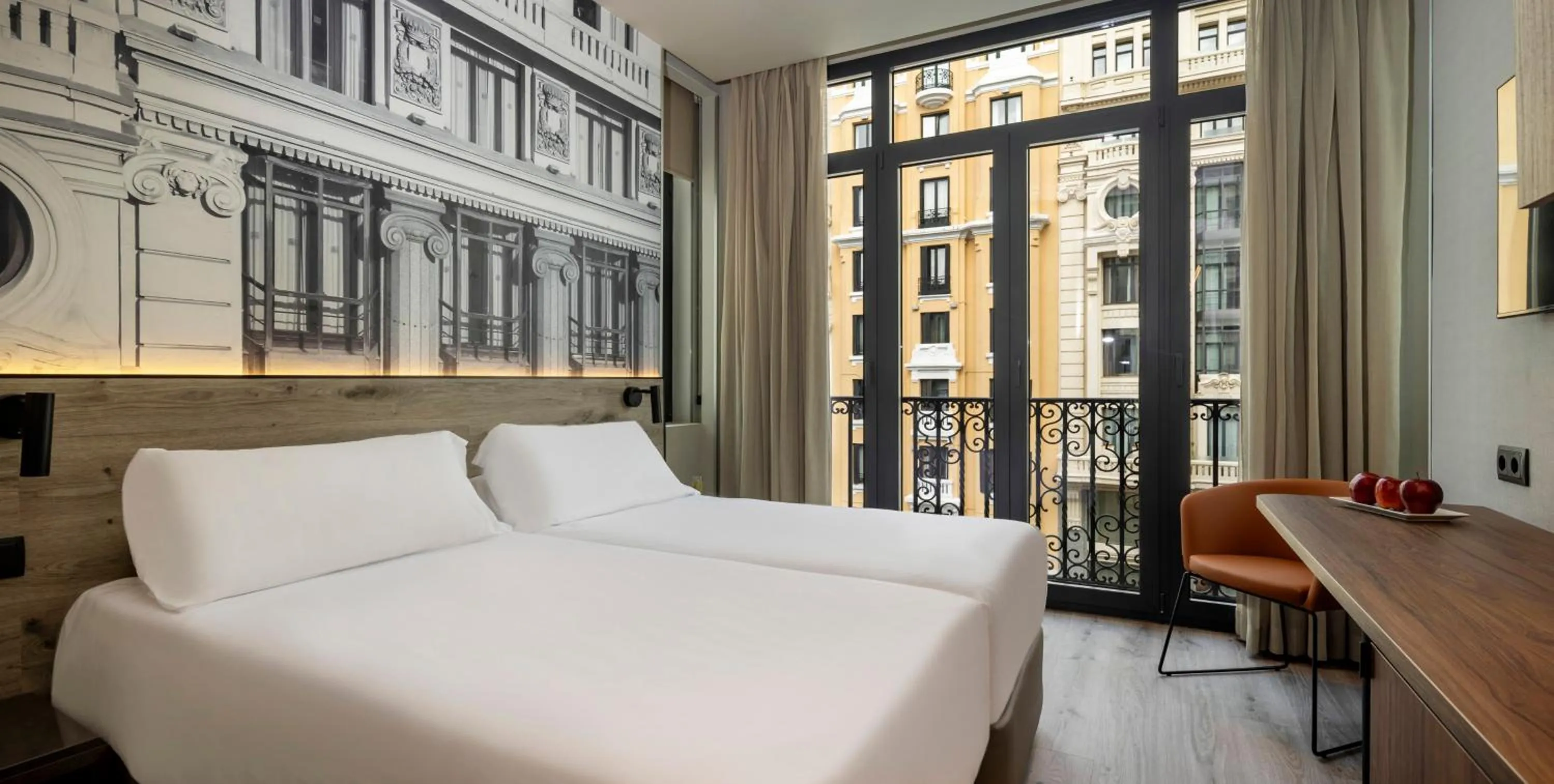 Bedroom, Bed in Regente Hotel