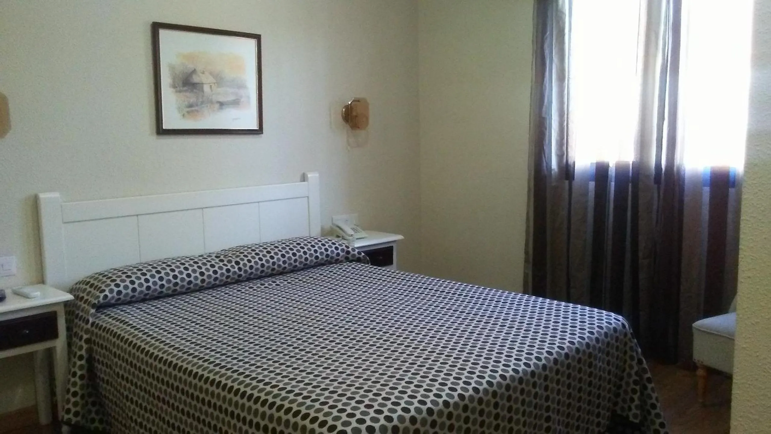 Photo of the whole room, Bed in Hotel Royal